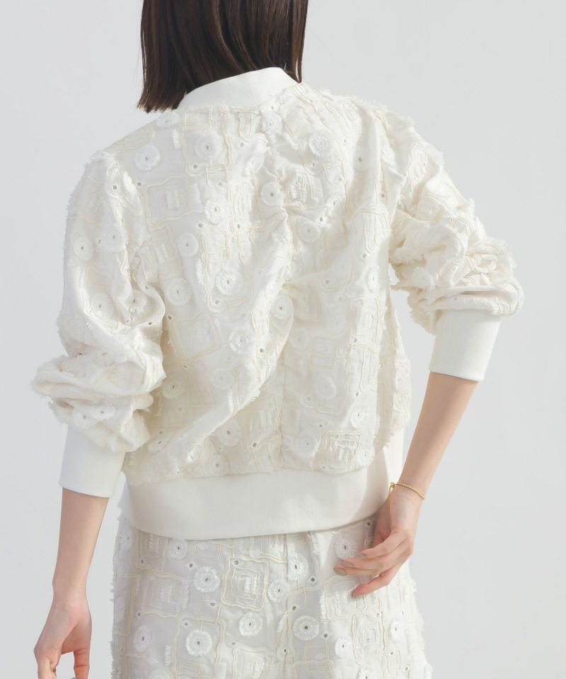 model：H162　着用サイズ：M　オフホワイト（セットアップで）