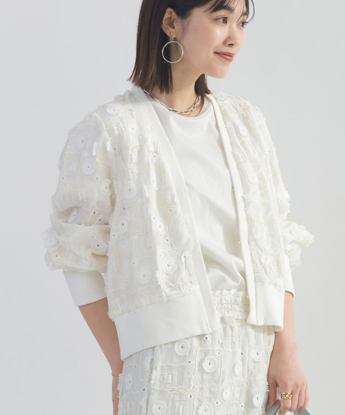 model：H162　着用サイズ：M　オフホワイト（セットアップで）