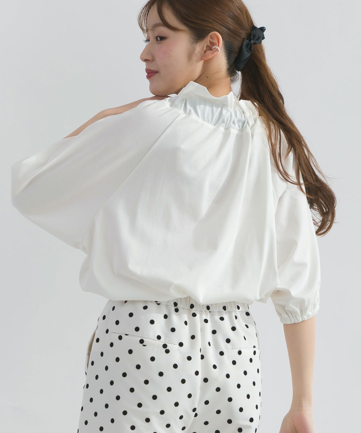 model：H165　着用サイズ：M　オフホワイト