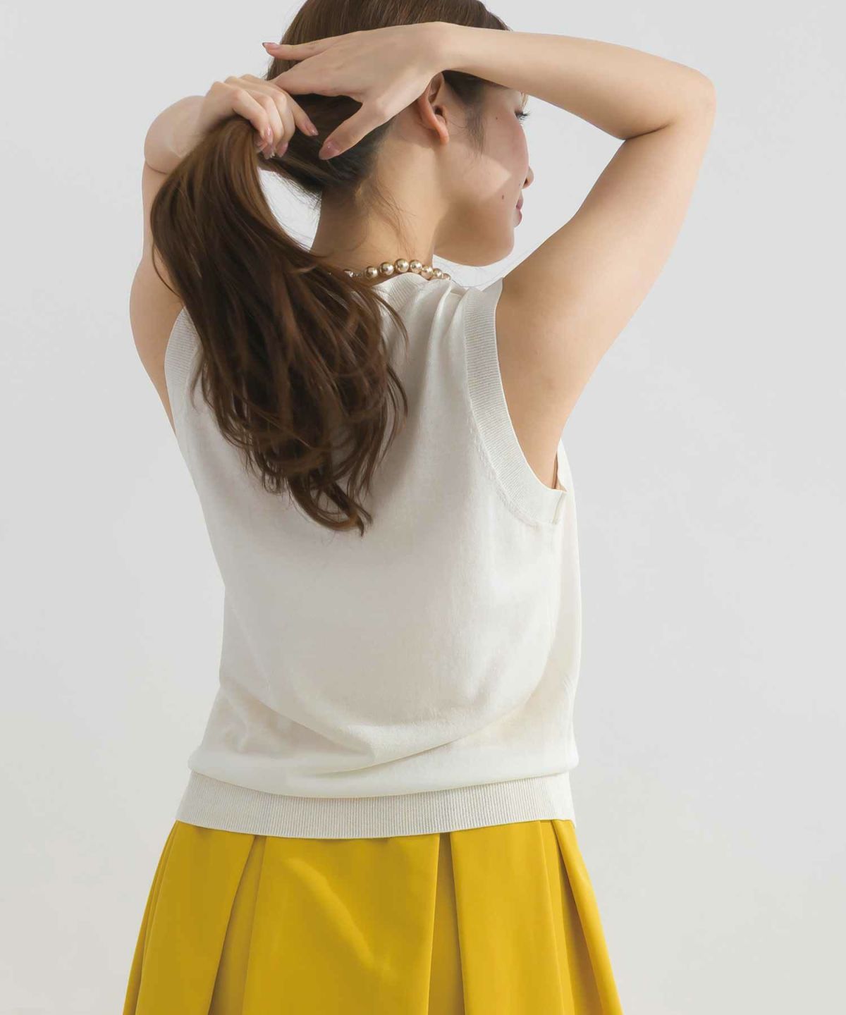 model：H165　着用サイズ：M　オフホワイト