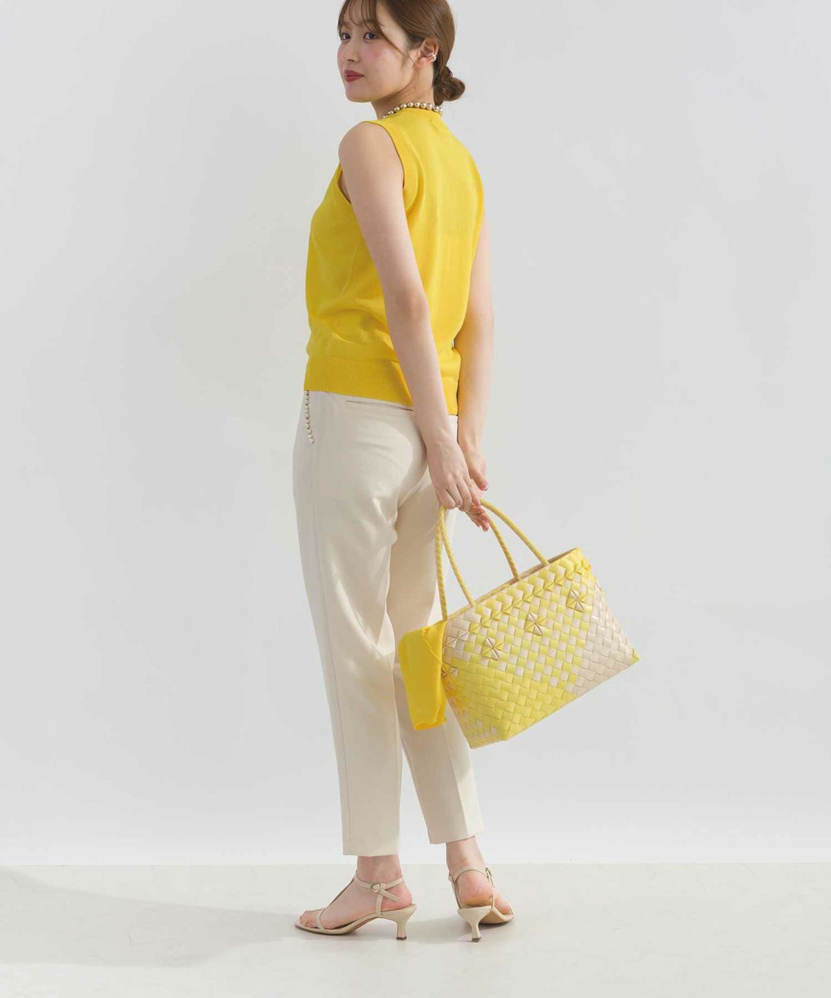 model：H165　着用サイズ：M　イエロー