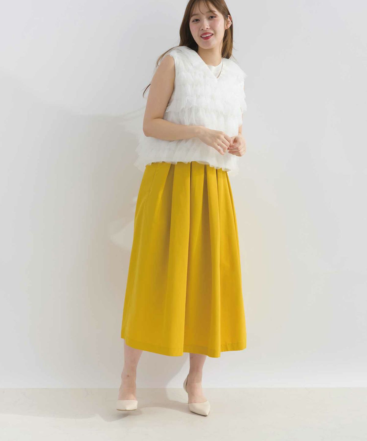 model：H165　着用サイズ：M　オフホワイト後ろ