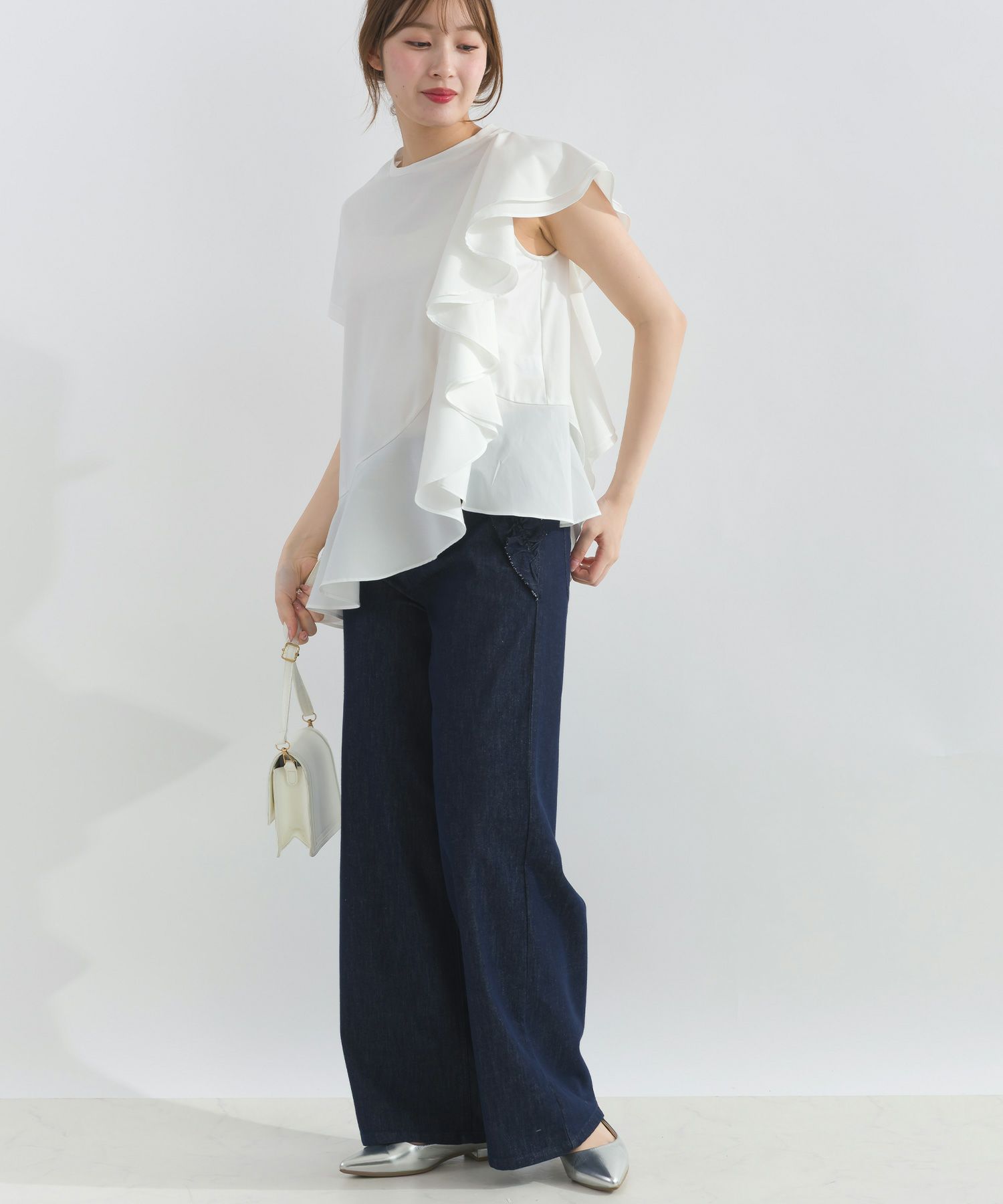 model：H165　着用サイズ：M　オフホワイト