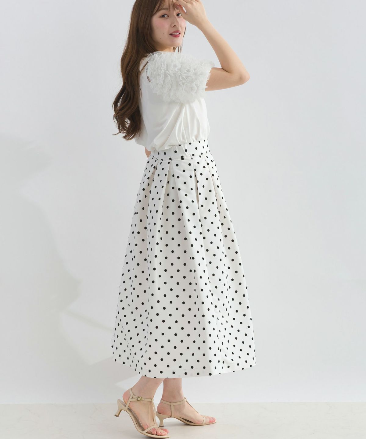 model：H165　着用サイズ：M　オフホワイト