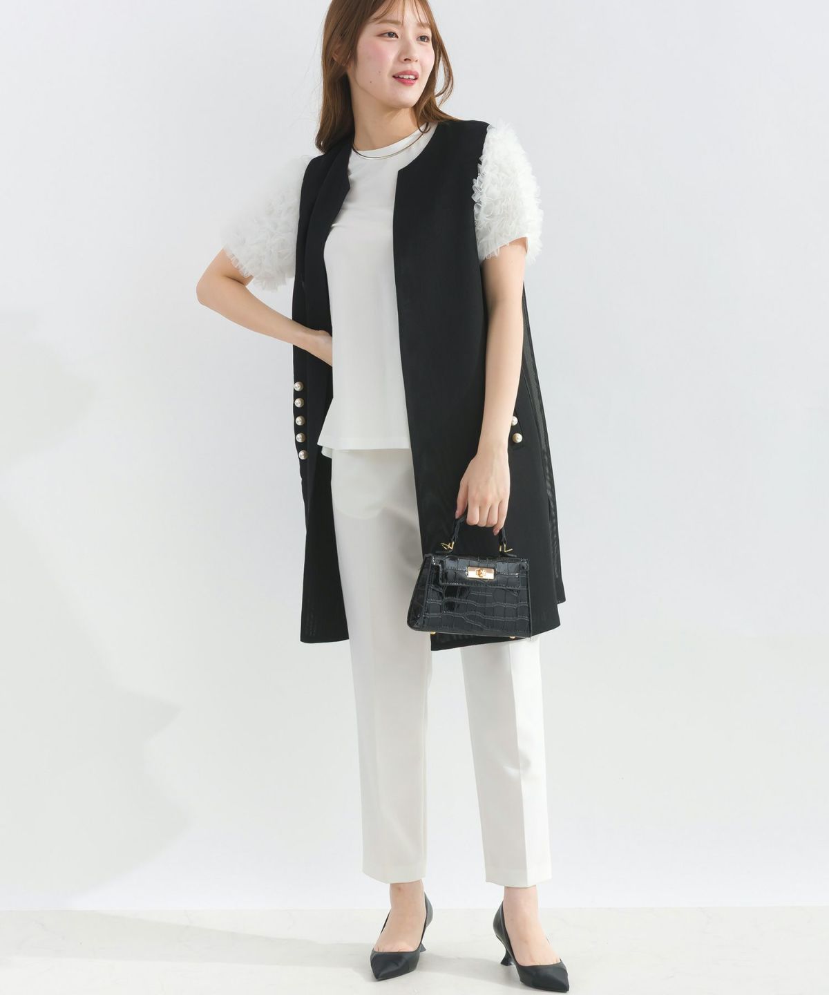 model：H165　着用サイズ：M　オフホワイト