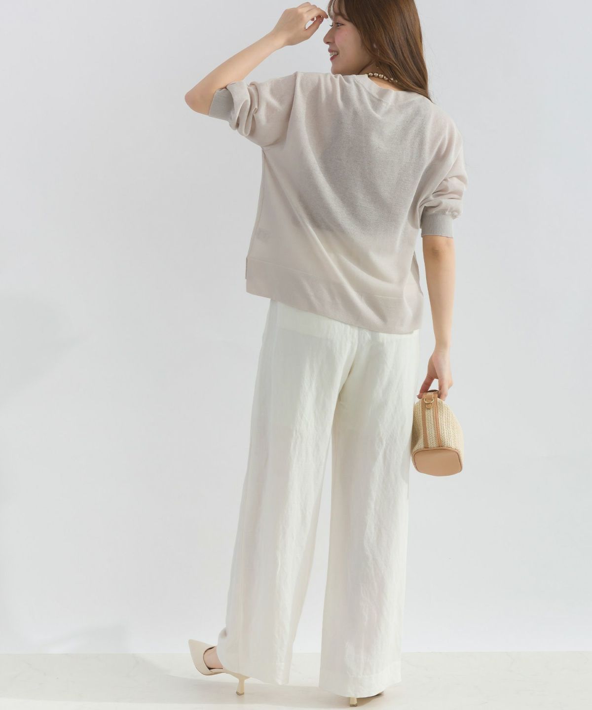 model：H165　着用サイズ：M　ベージュ