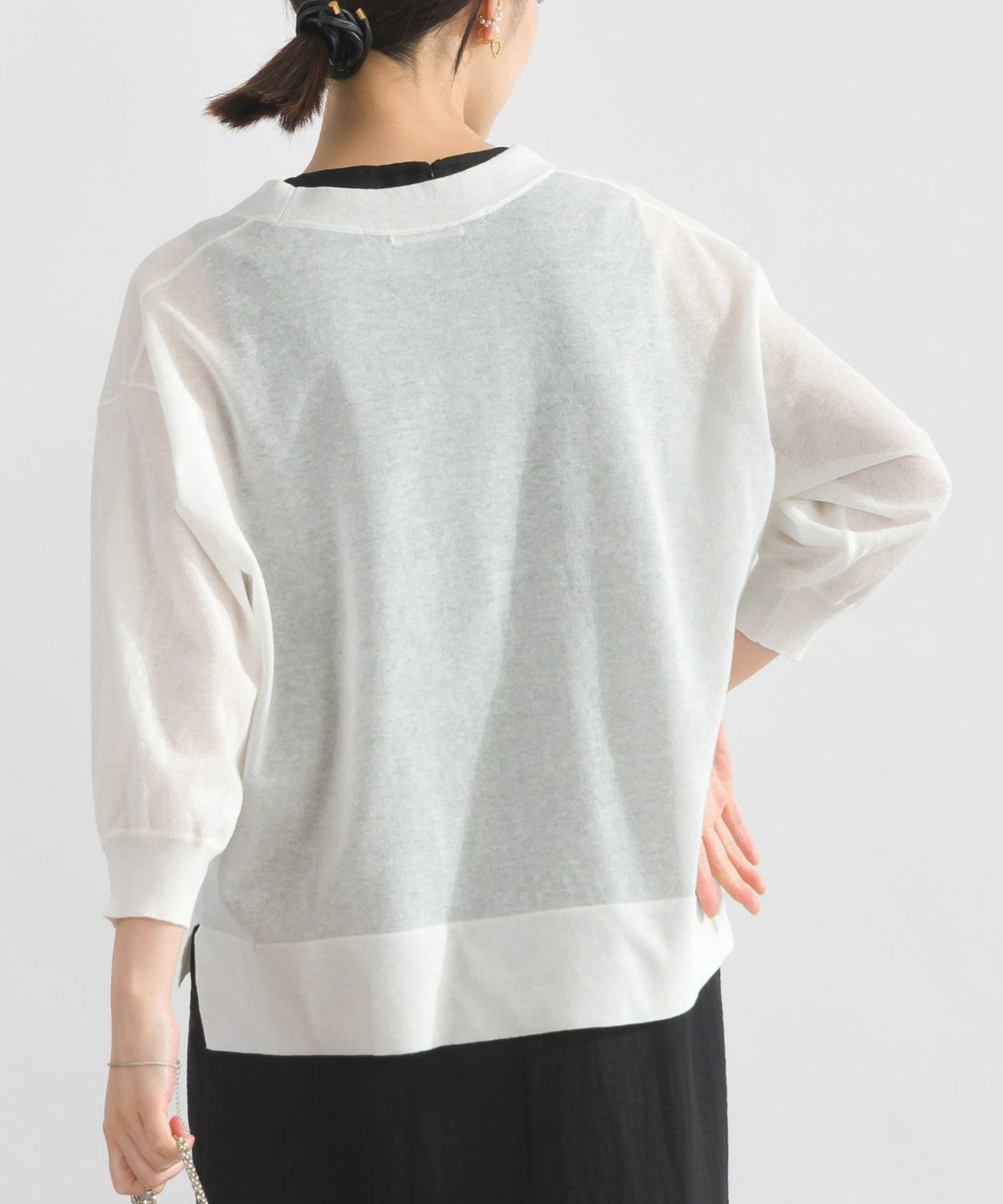 model：H162　着用サイズ：M　オフホワイト