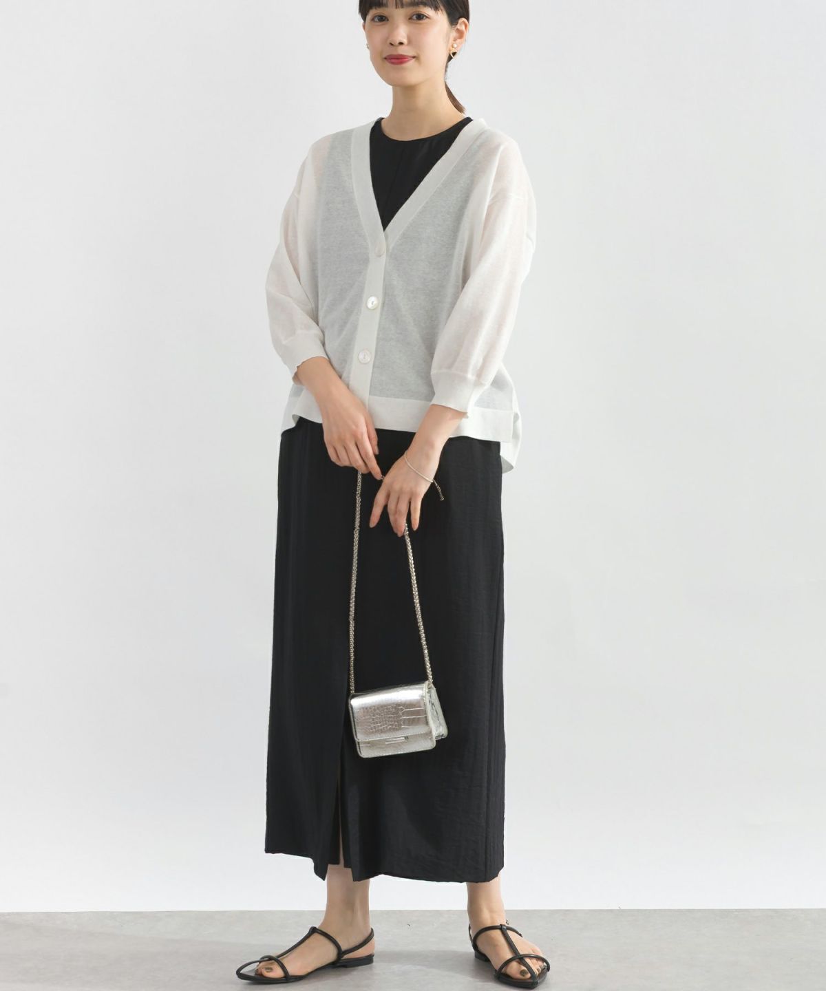 model：H162　着用サイズ：M　オフホワイト