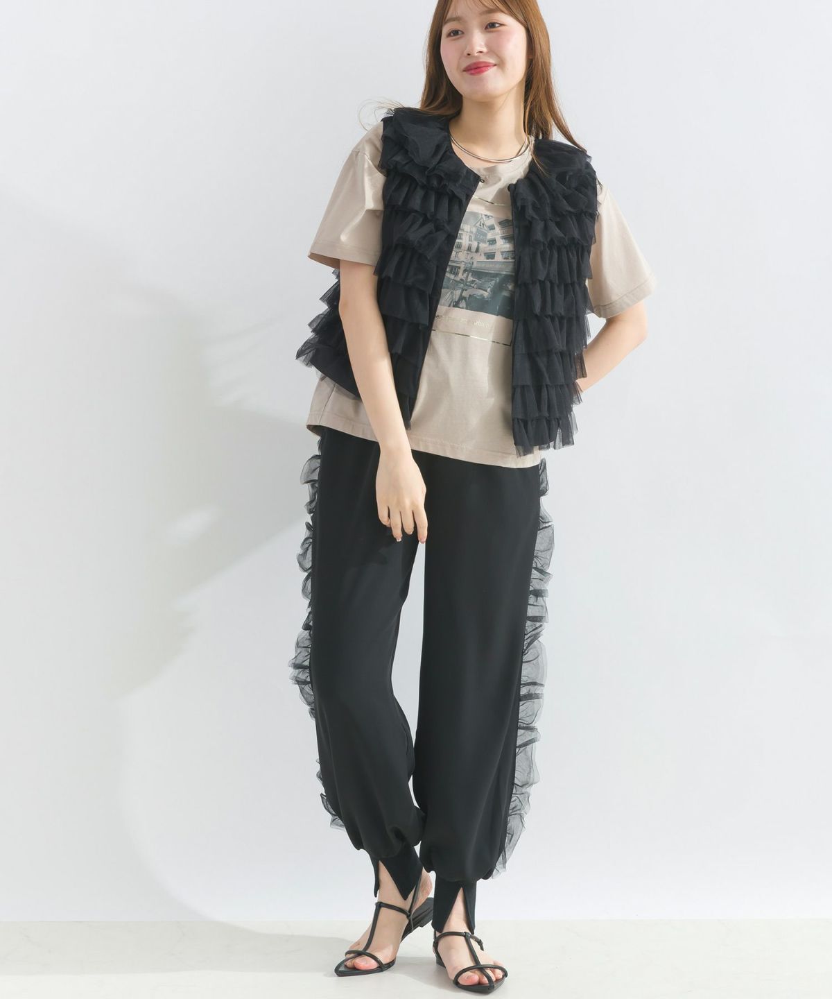 model：H165　着用サイズ：M　グレイッシュベージュ