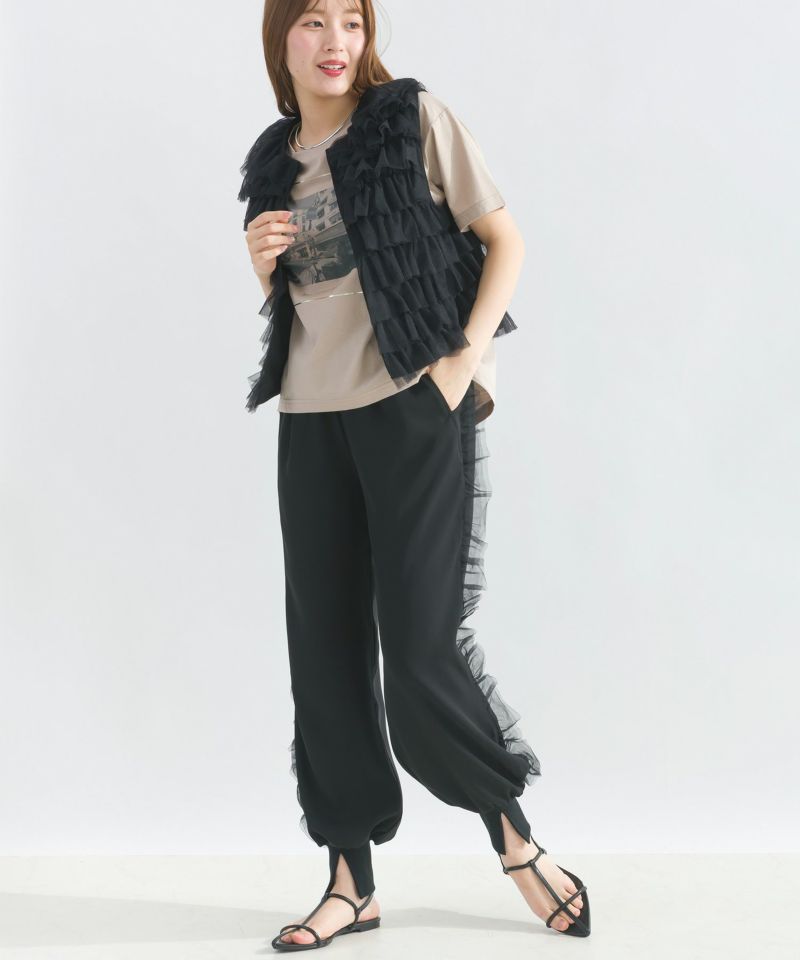 model：H165　着用サイズ：M　グレイッシュベージュ