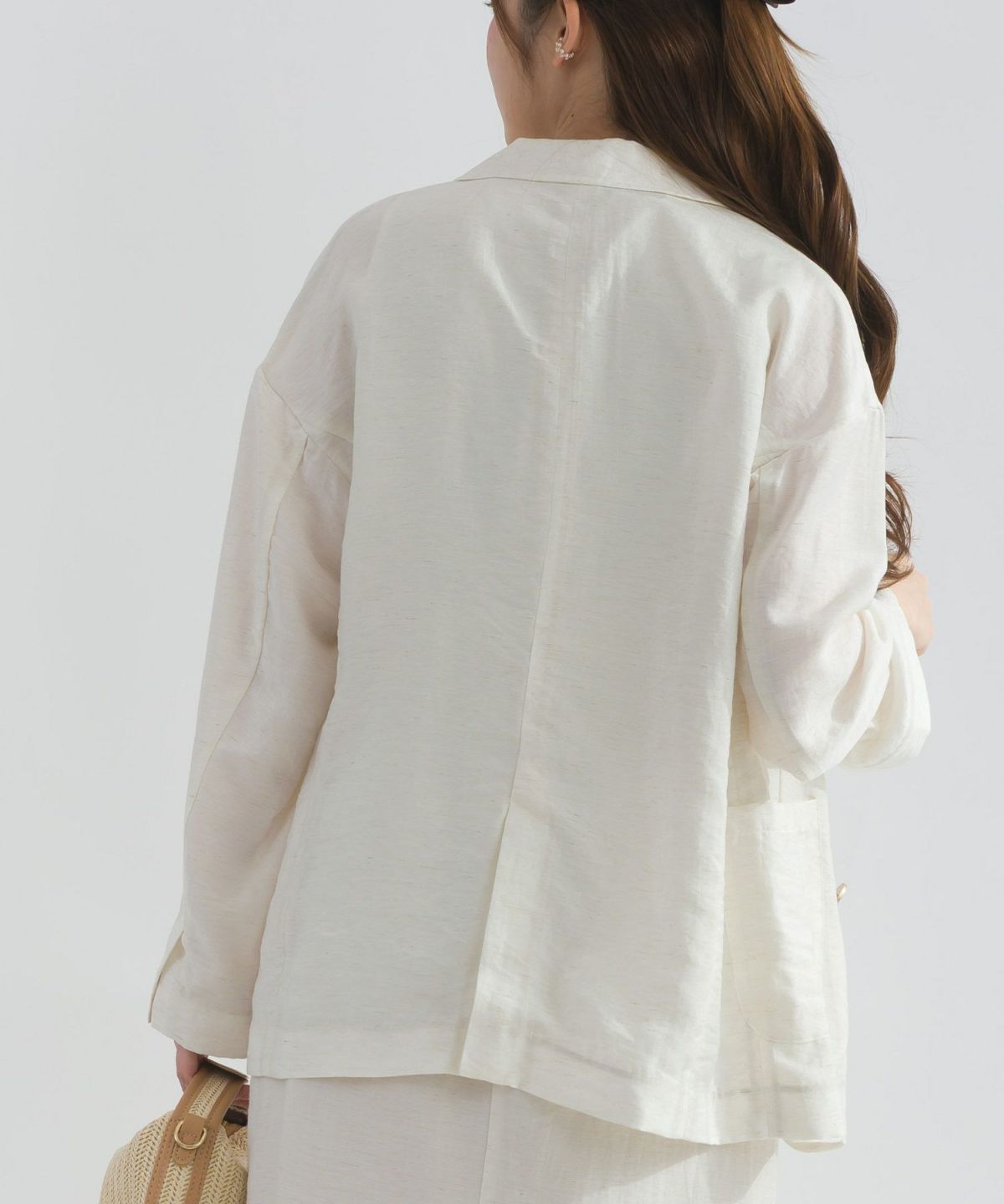 model：H165　着用サイズ：M　アイボリー（セットアップで）