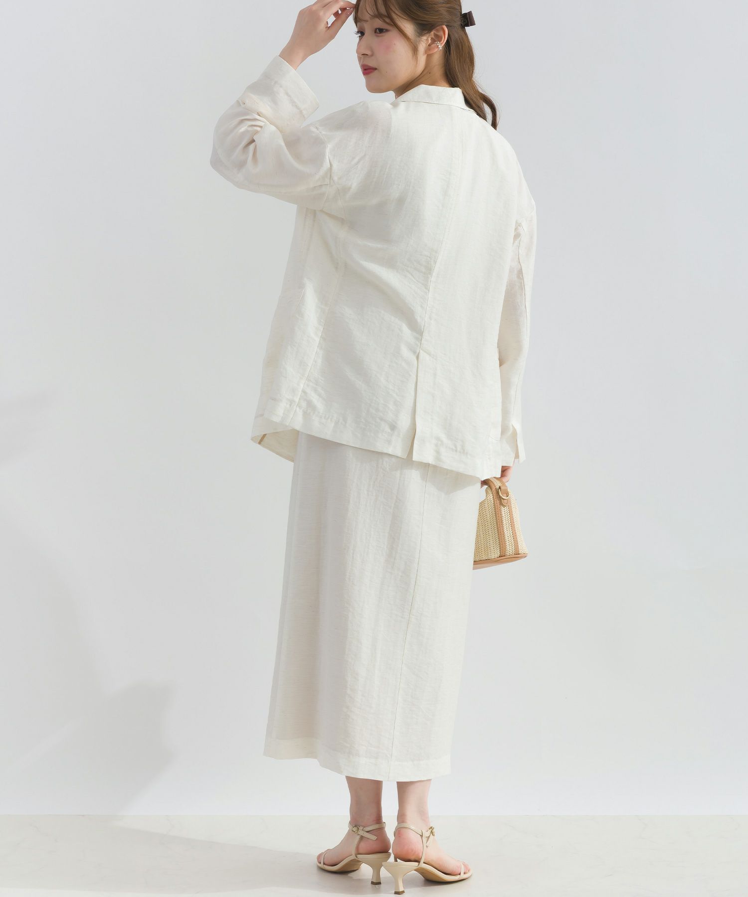 model：H165　着用サイズ：M　アイボリー（セットアップで）