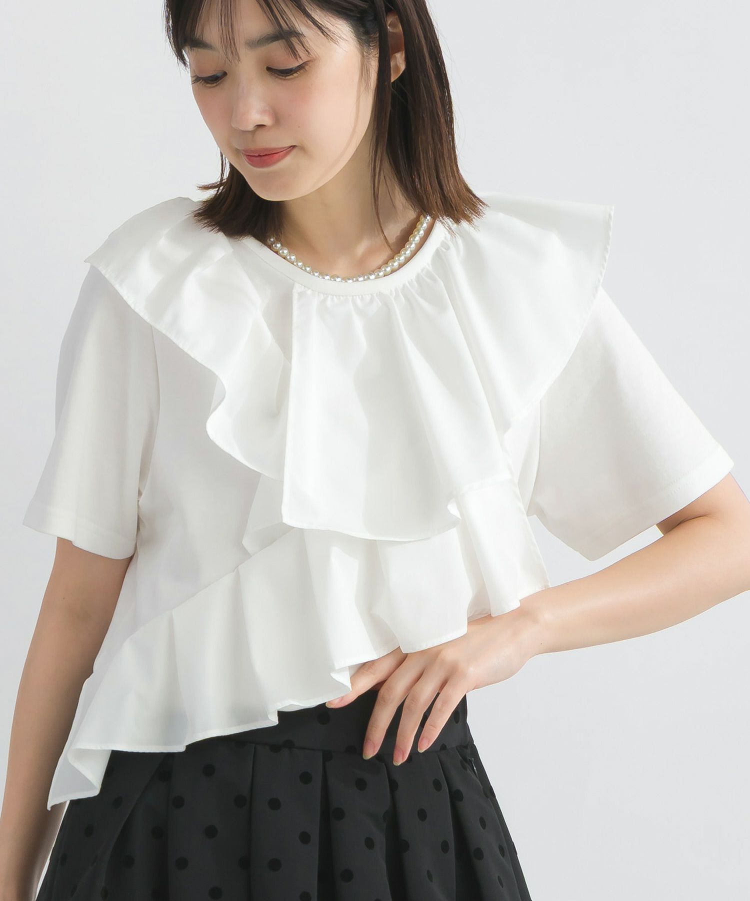 model：H162　着用サイズ：M　オフホワイト