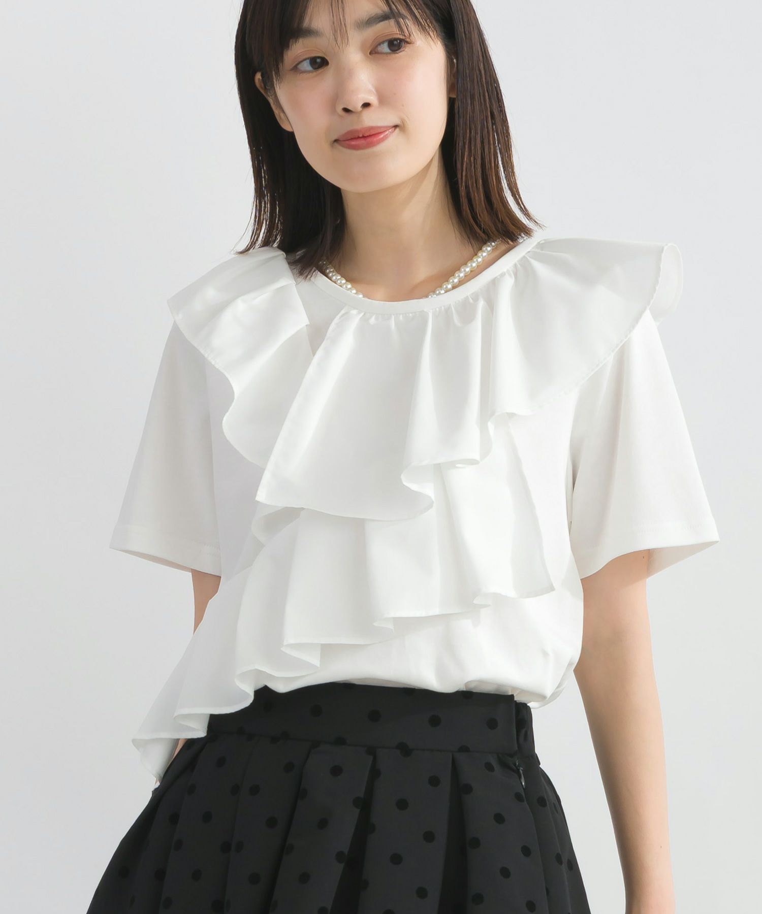 model：H162　着用サイズ：M　オフホワイト