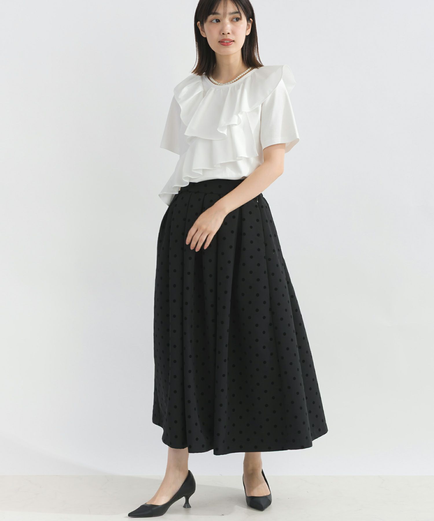 model：H162　着用サイズ：M　オフホワイト