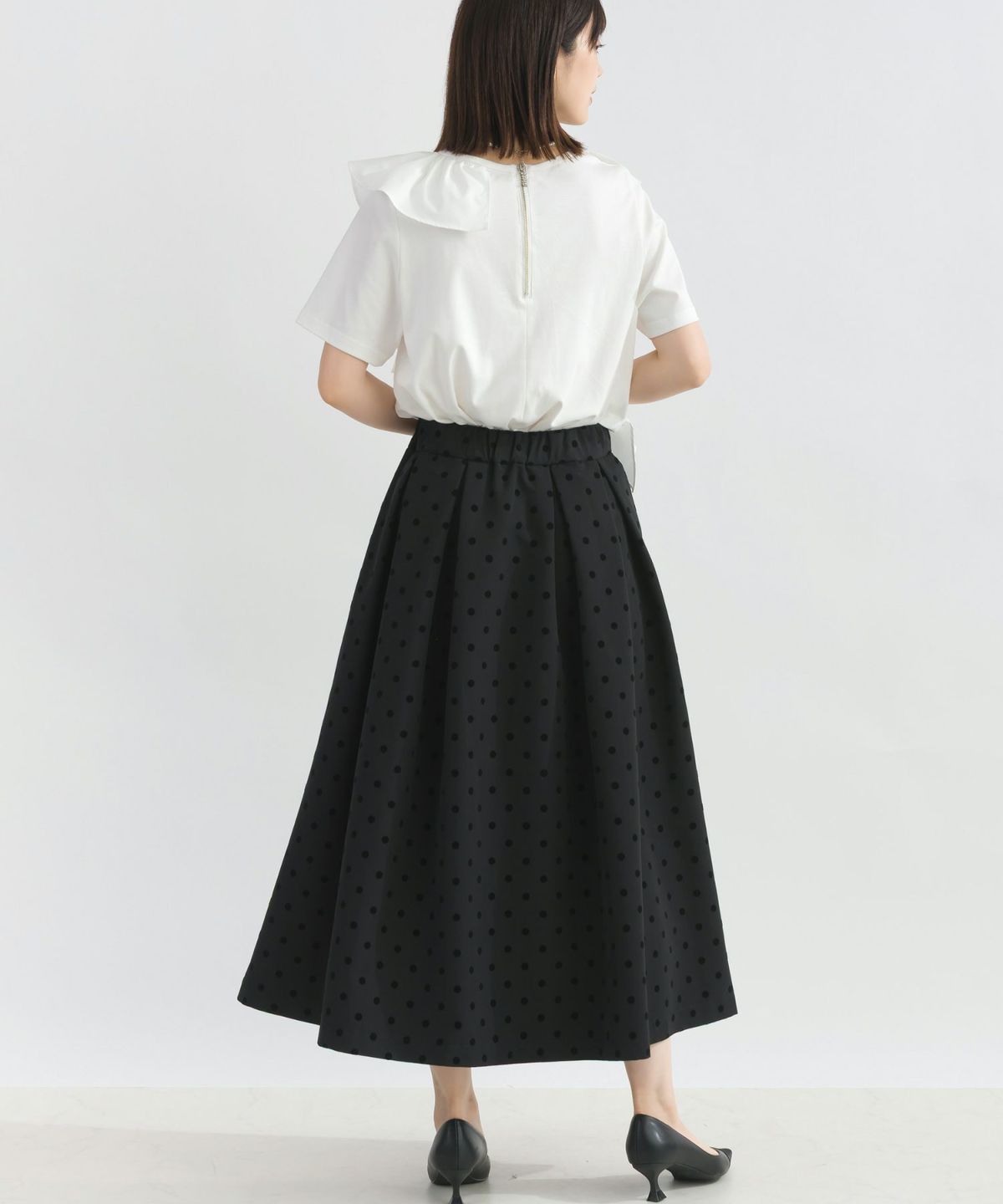 model：H162　着用サイズ：M　オフホワイト