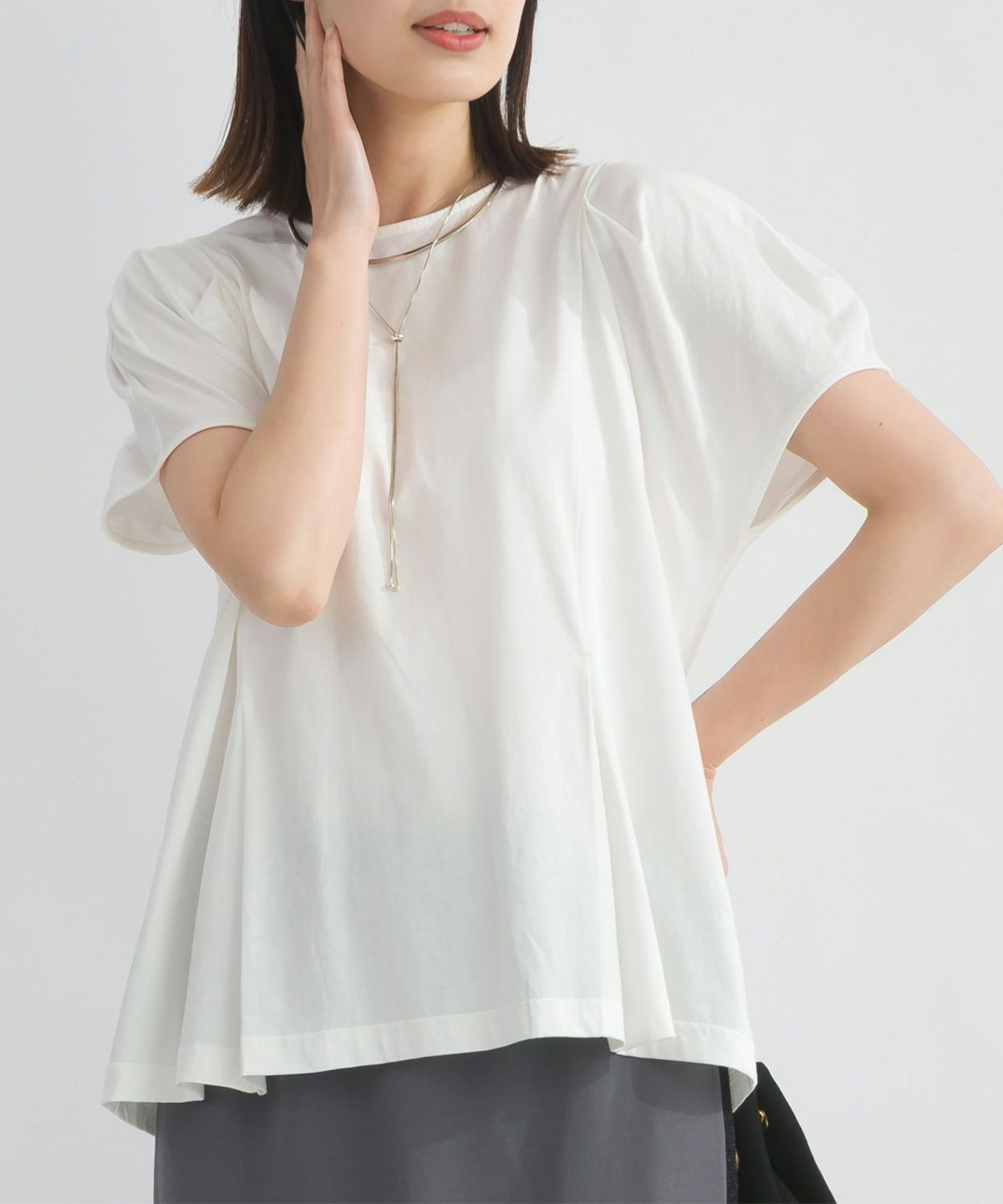 model：H162　着用サイズ：M　オフホワイト