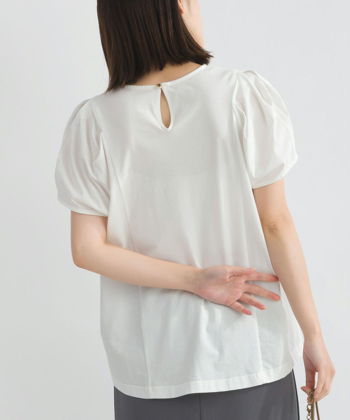 model：H162　着用サイズ：M　オフホワイト