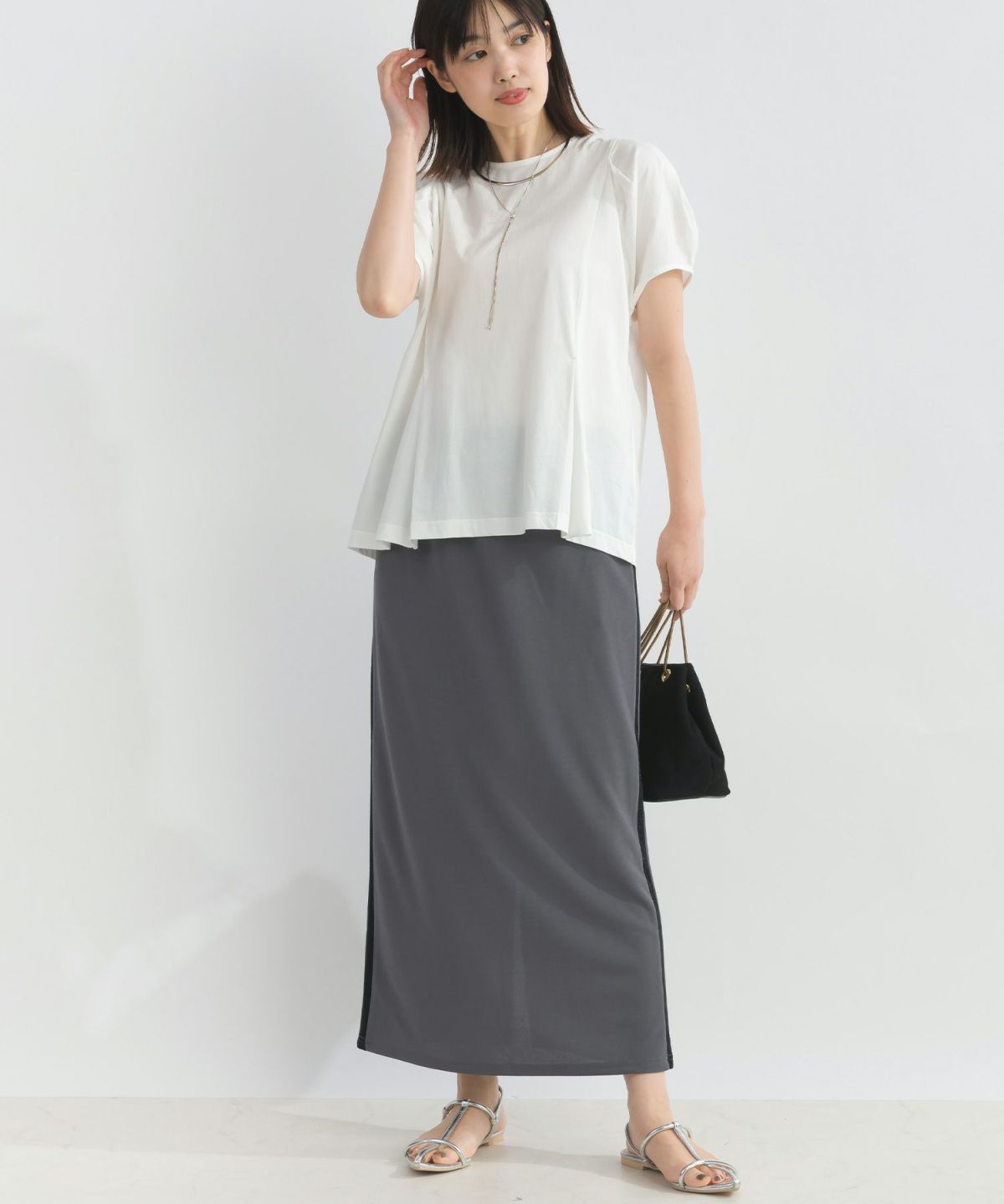 model：H162　着用サイズ：M　オフホワイト