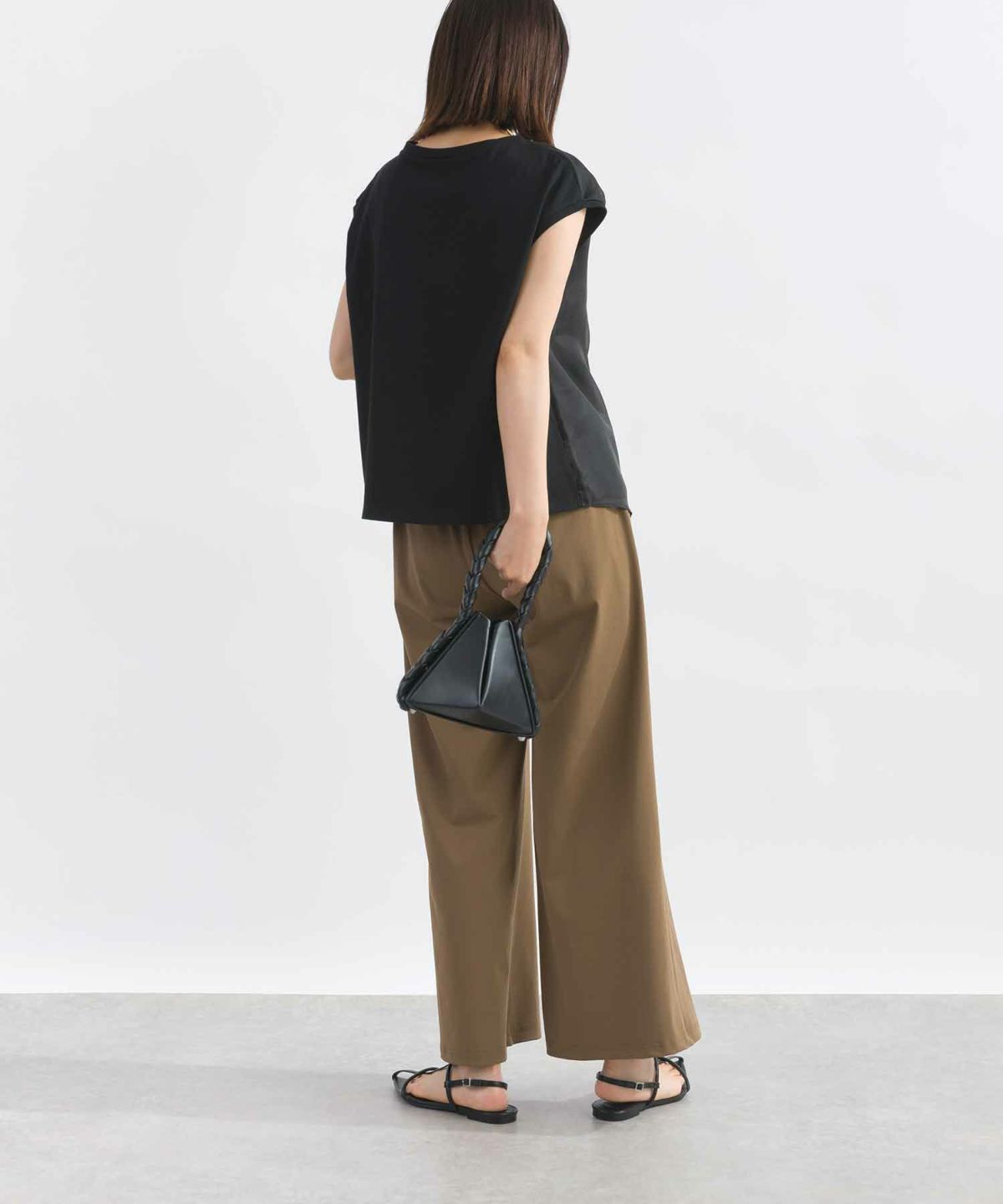 model：H162　着用サイズ：M　ブラック