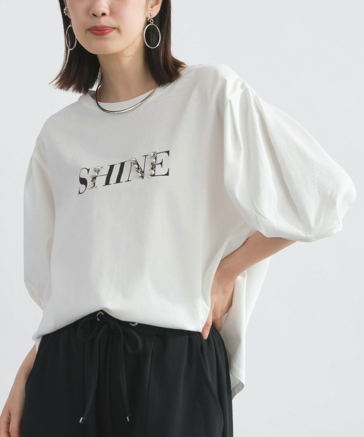 model：H162　着用サイズ：M　オフホワイト