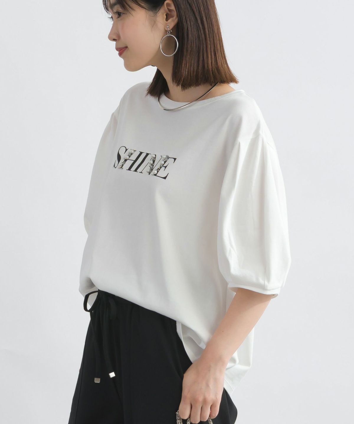 model：H162　着用サイズ：M　オフホワイト