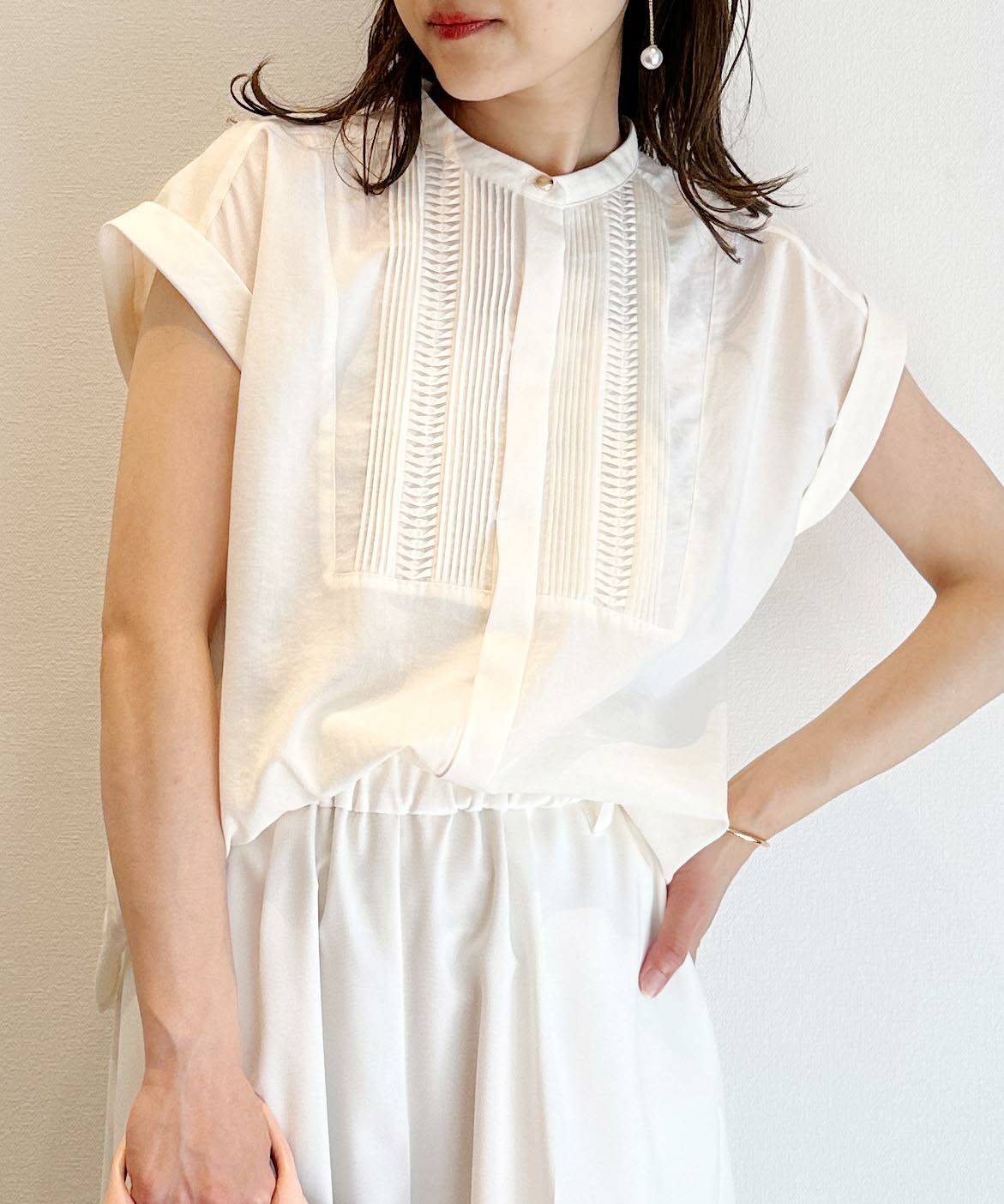 model：H164　着用サイズ：M　オフホワイト