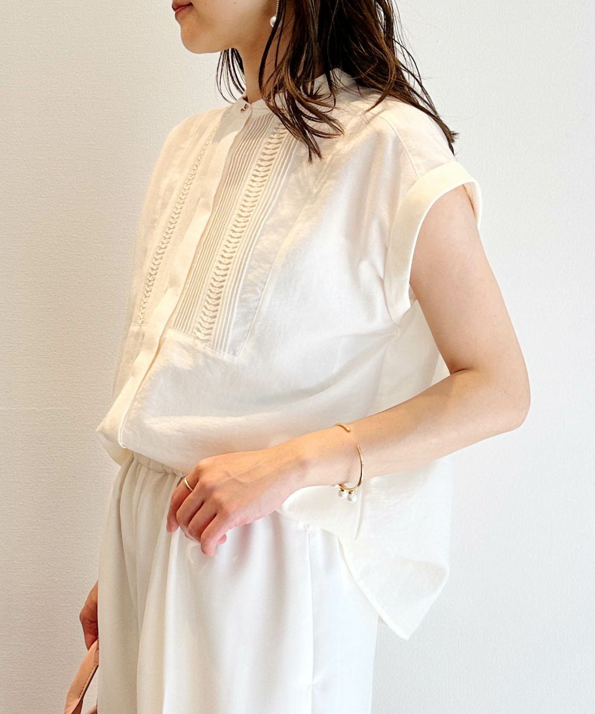 model：H164　着用サイズ：M　オフホワイト