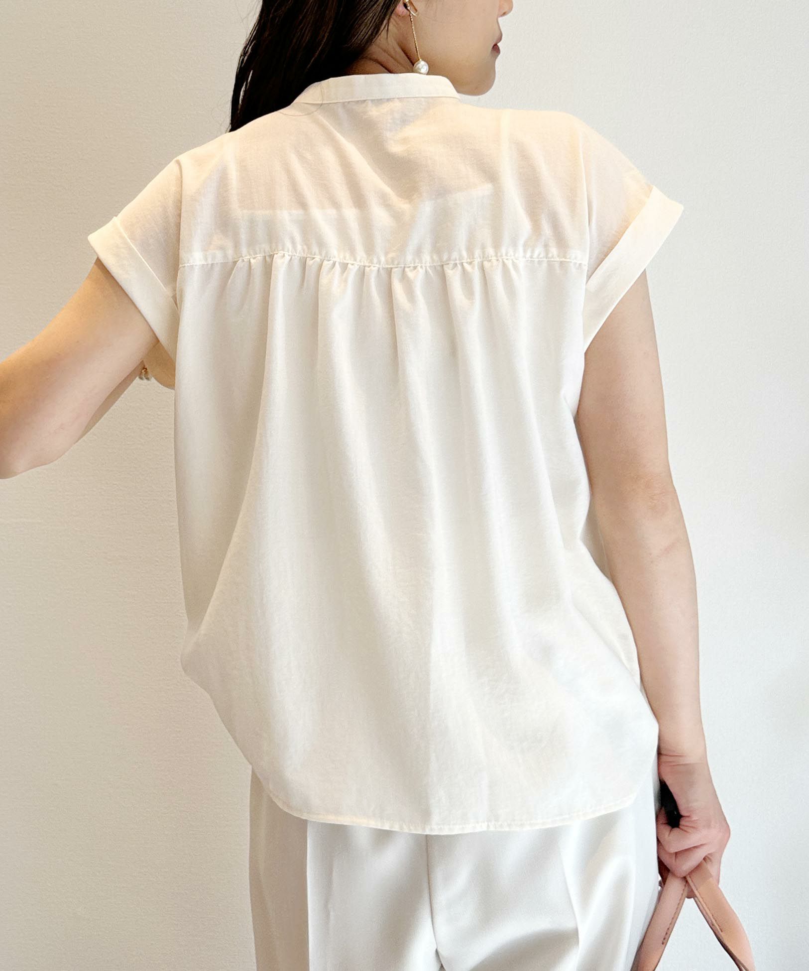 model：H164　着用サイズ：M　オフホワイト