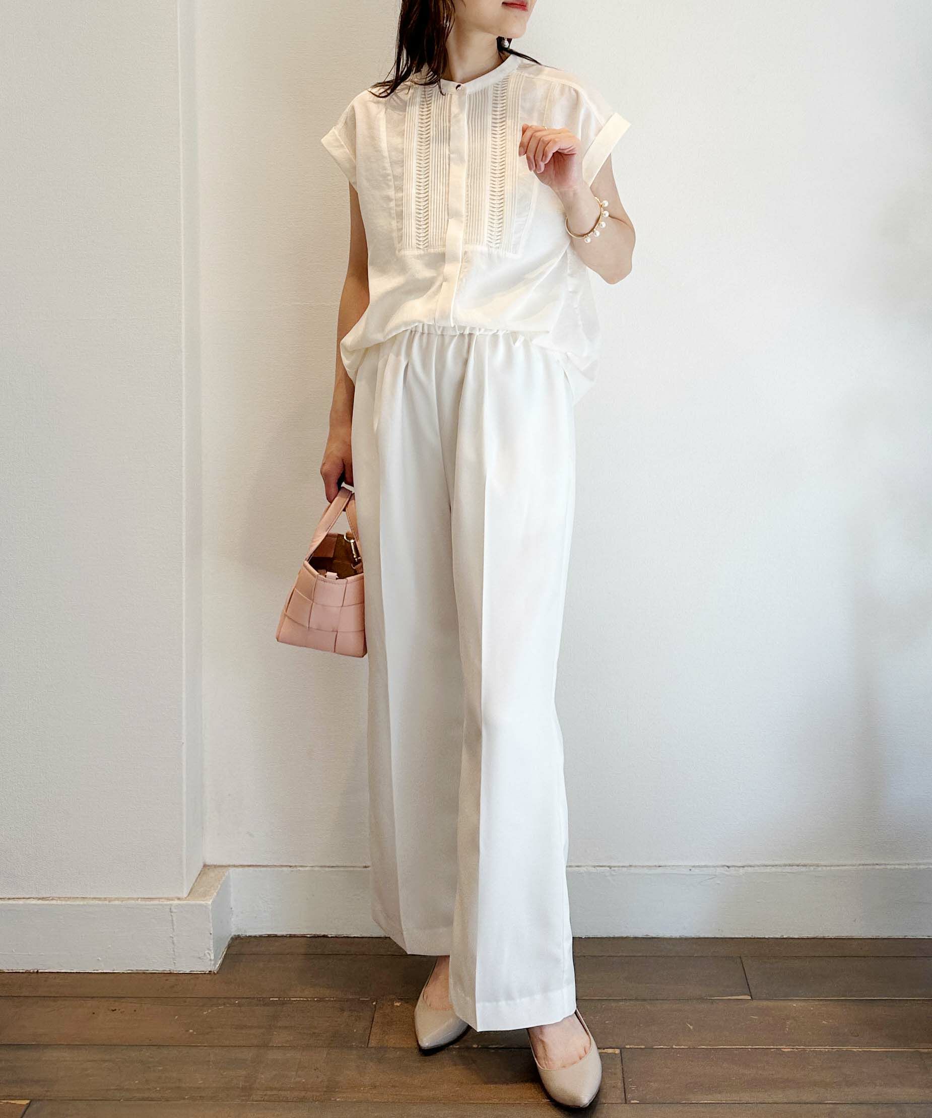 model：H164　着用サイズ：M　オフホワイト
