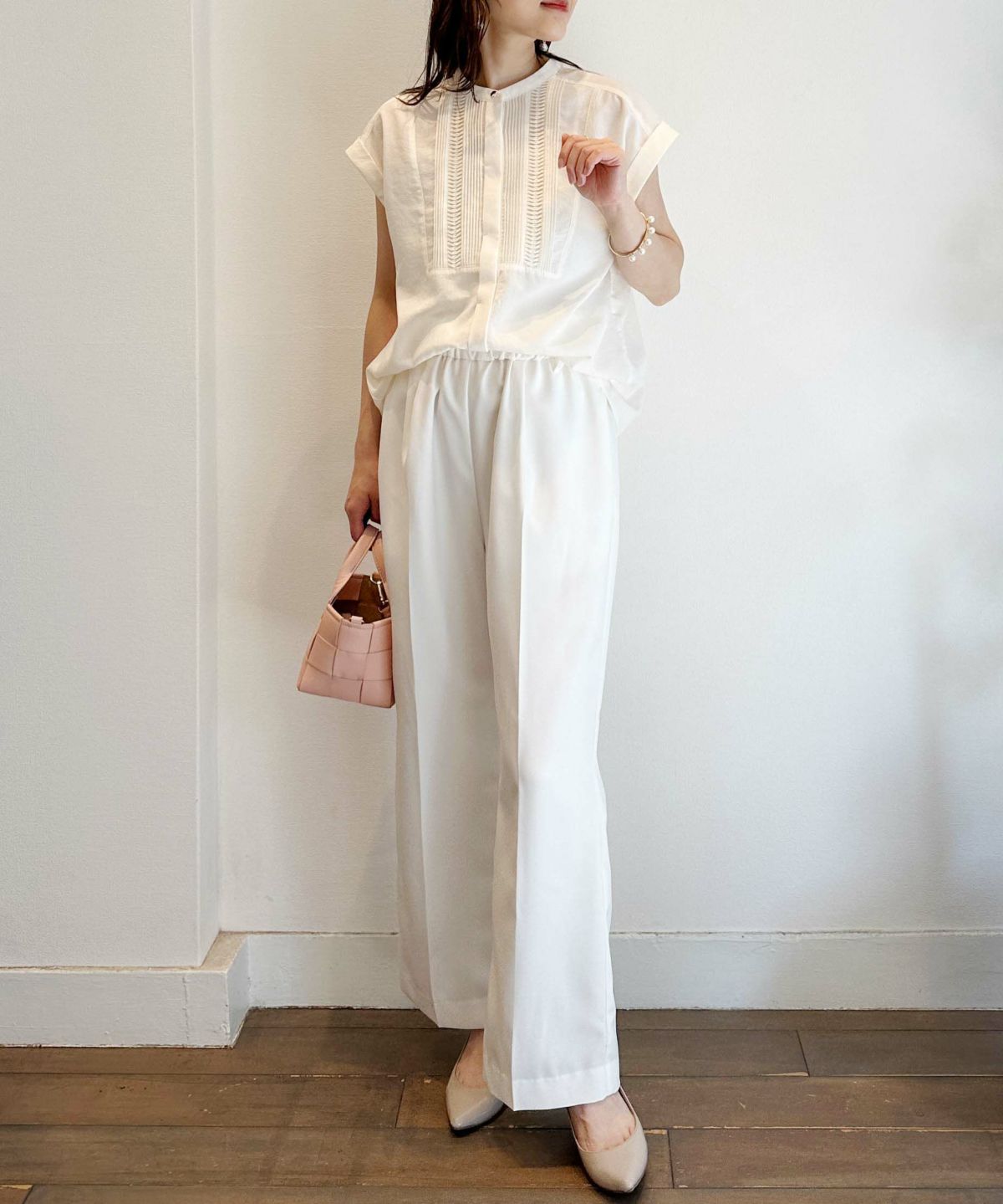 model：H164　着用サイズ：M　オフホワイト