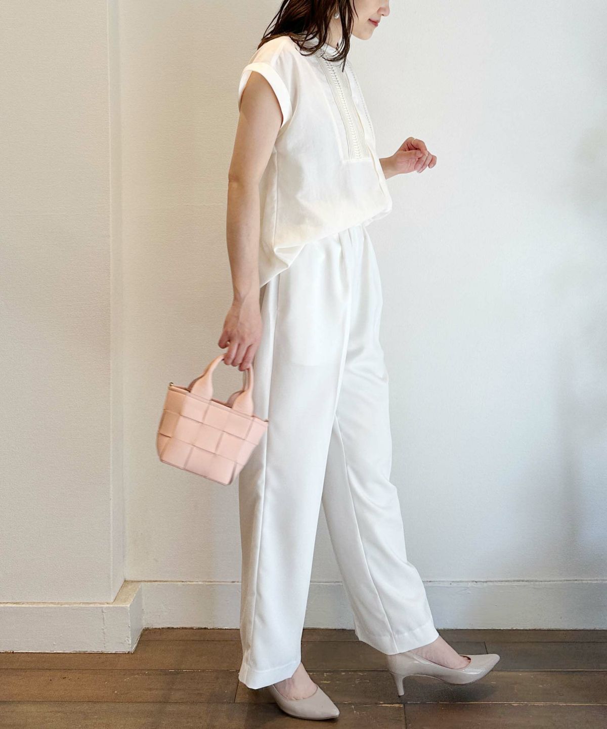 model：H164　着用サイズ：M　オフホワイト