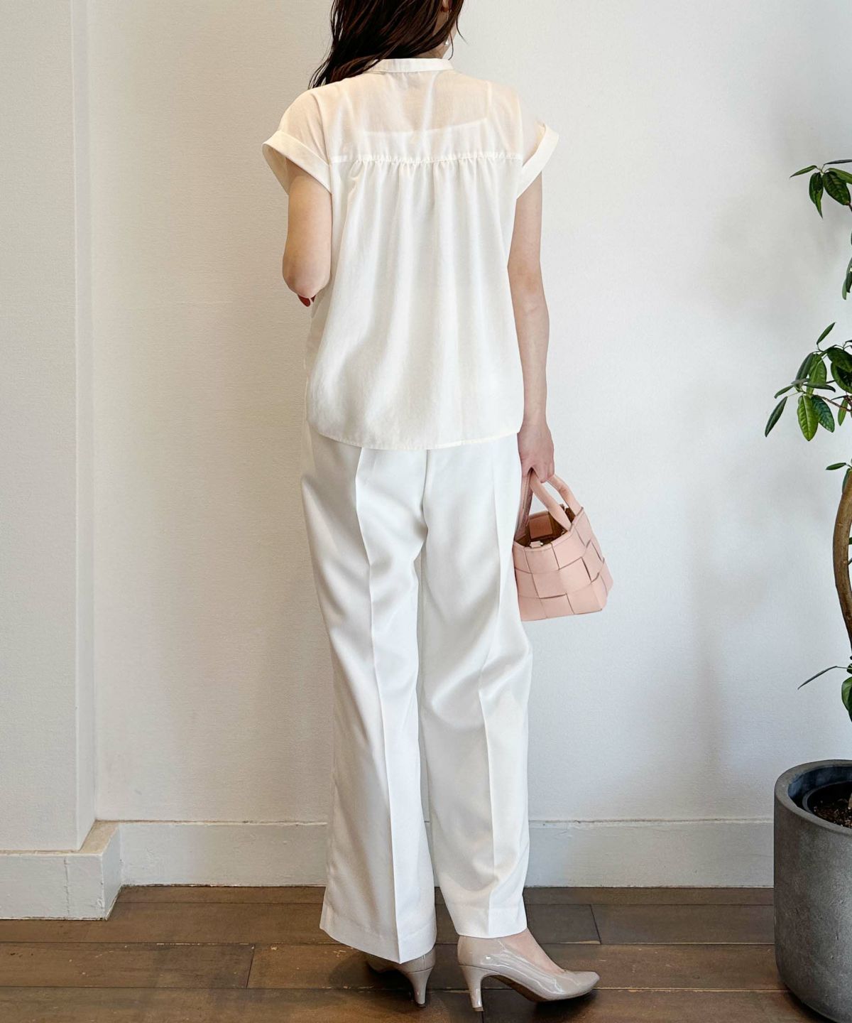 model：H164　着用サイズ：M　オフホワイト