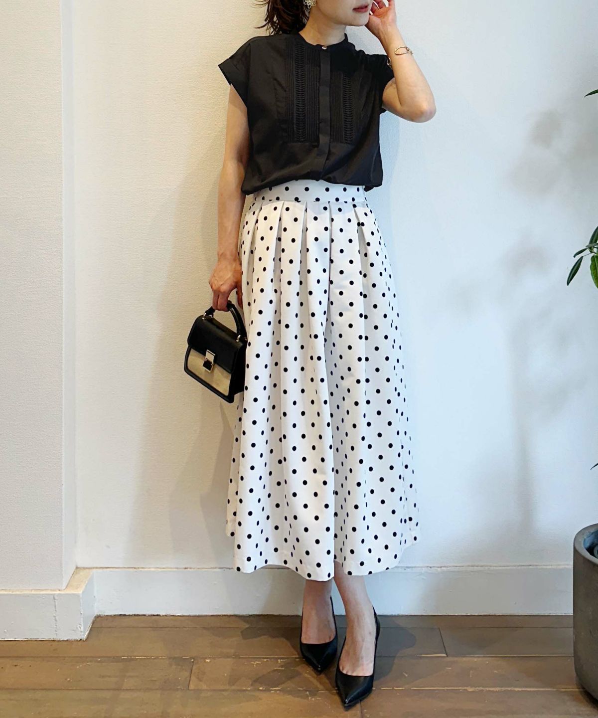 model：H164　着用サイズ：M　ブラック