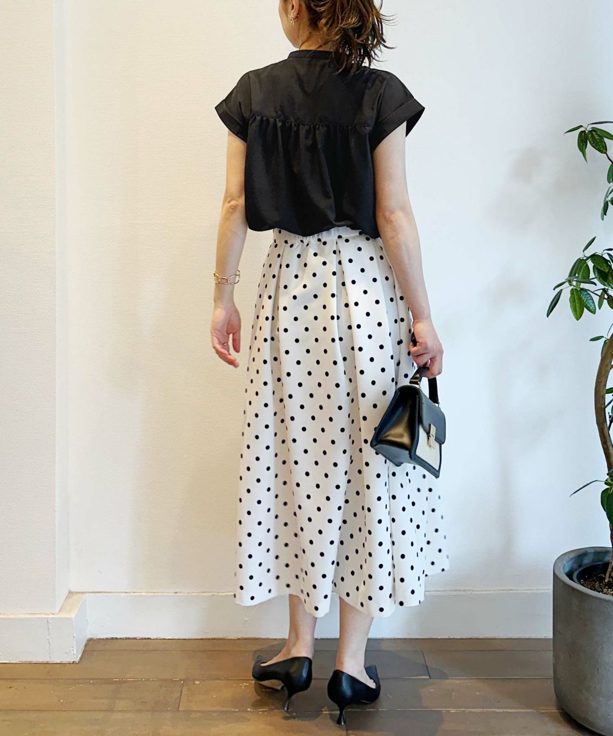 model：H164　着用サイズ：M　ブラック