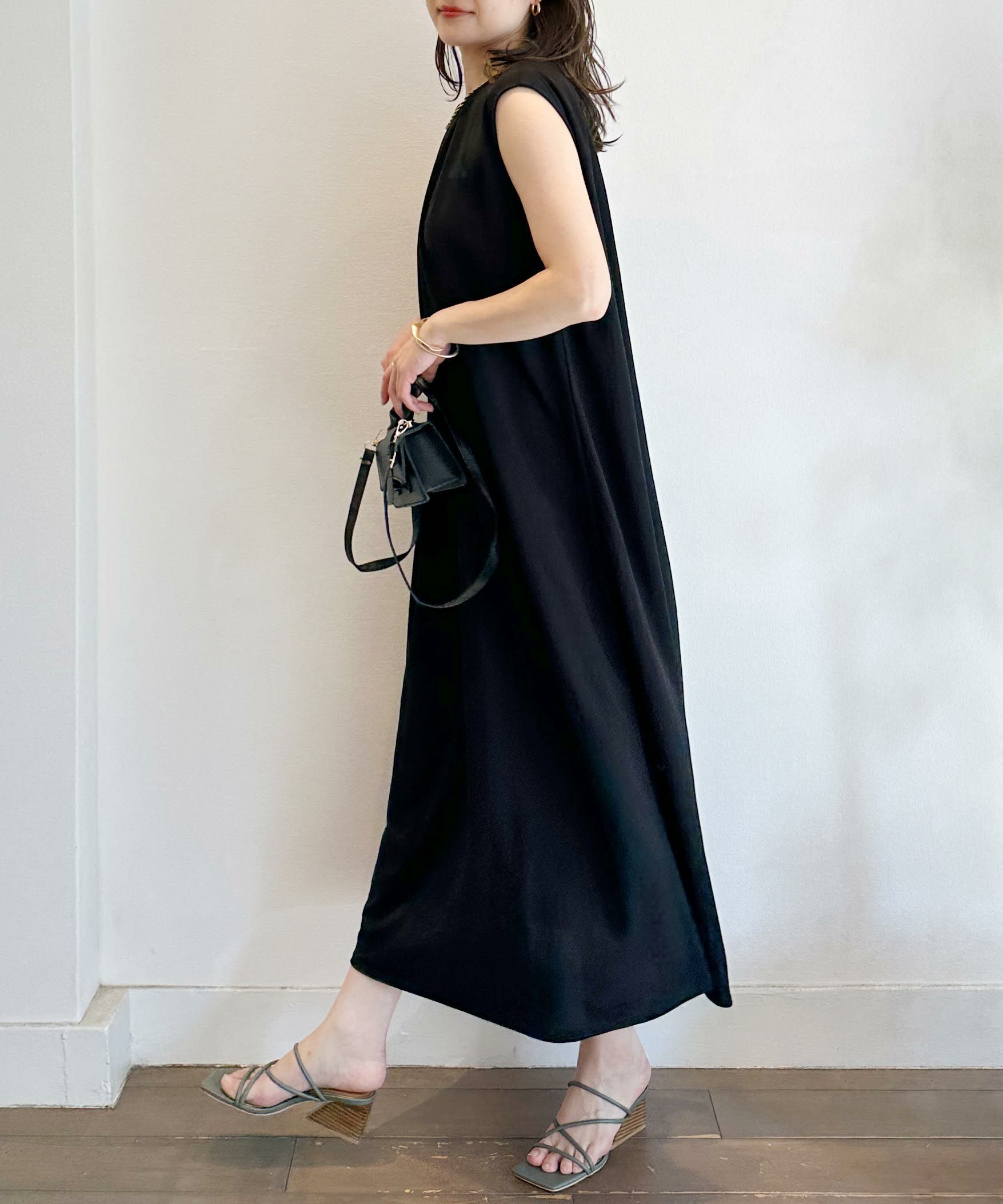 model：H164　着用サイズ：M　ブラック