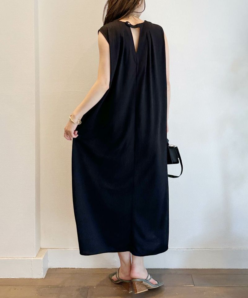 model：H164　着用サイズ：M　ブラック