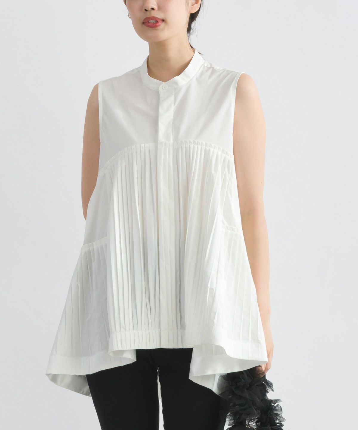 model：H162　着用サイズ：M　オフホワイト