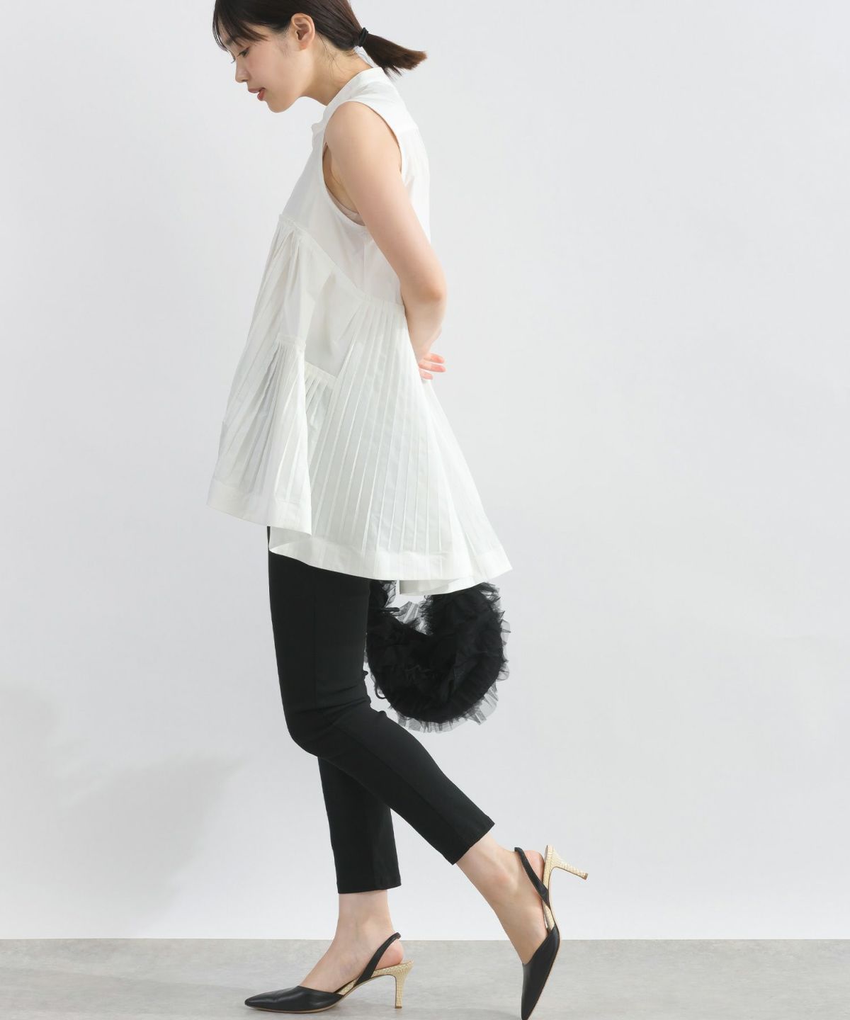 model：H162　着用サイズ：M　オフホワイト