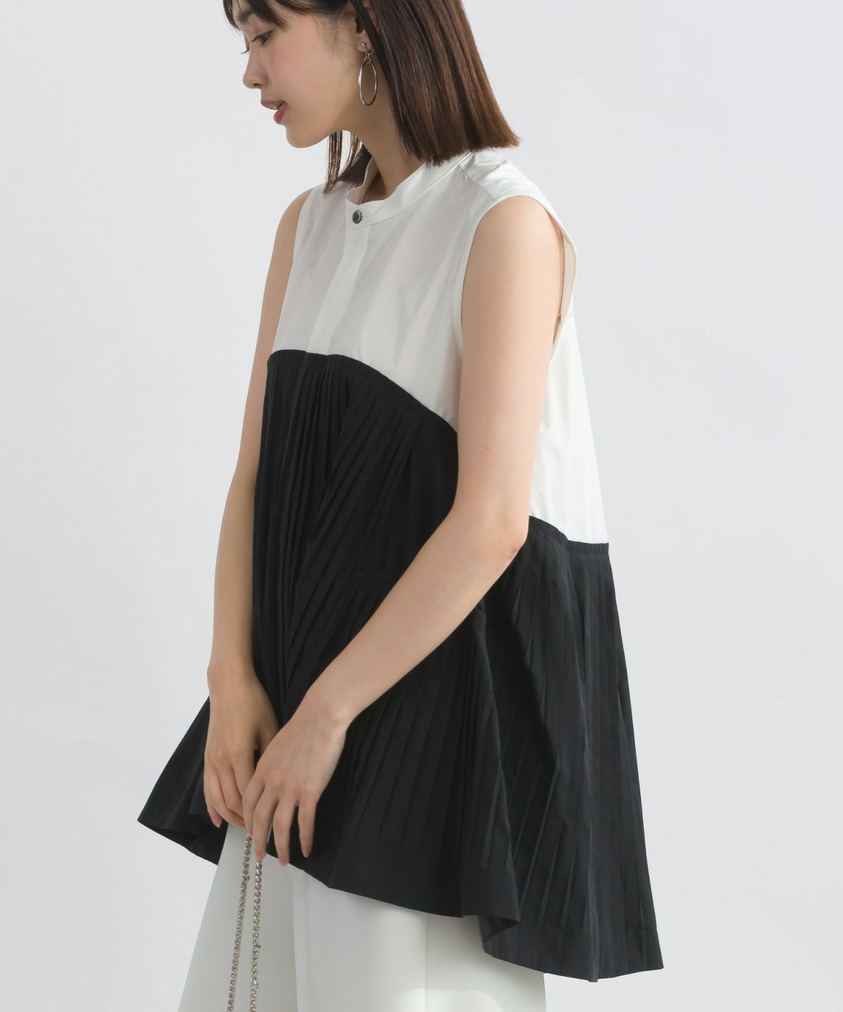 model：H162　着用サイズ：M　ホワイト系その他