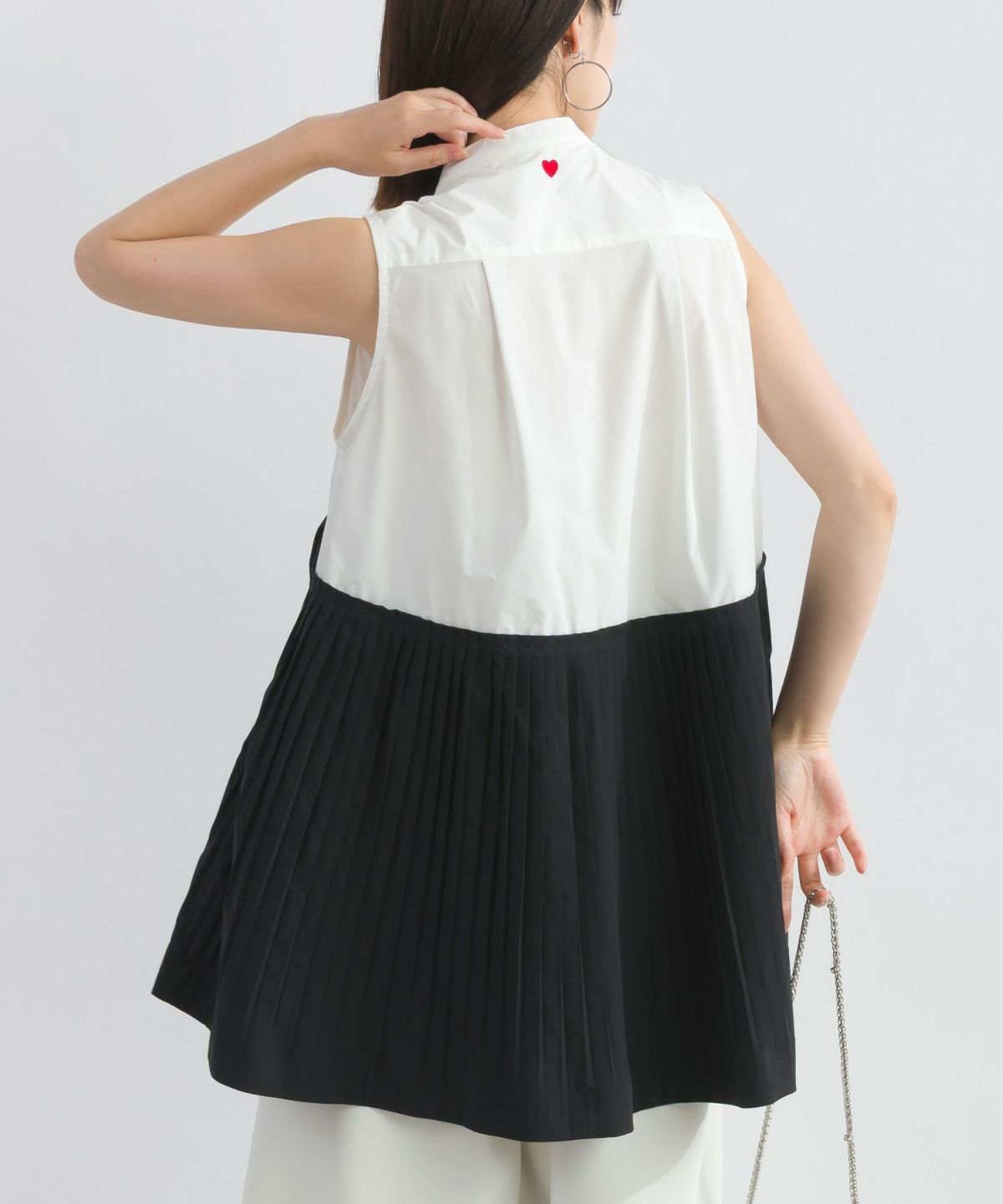 model：H162　着用サイズ：M　ホワイト系その他