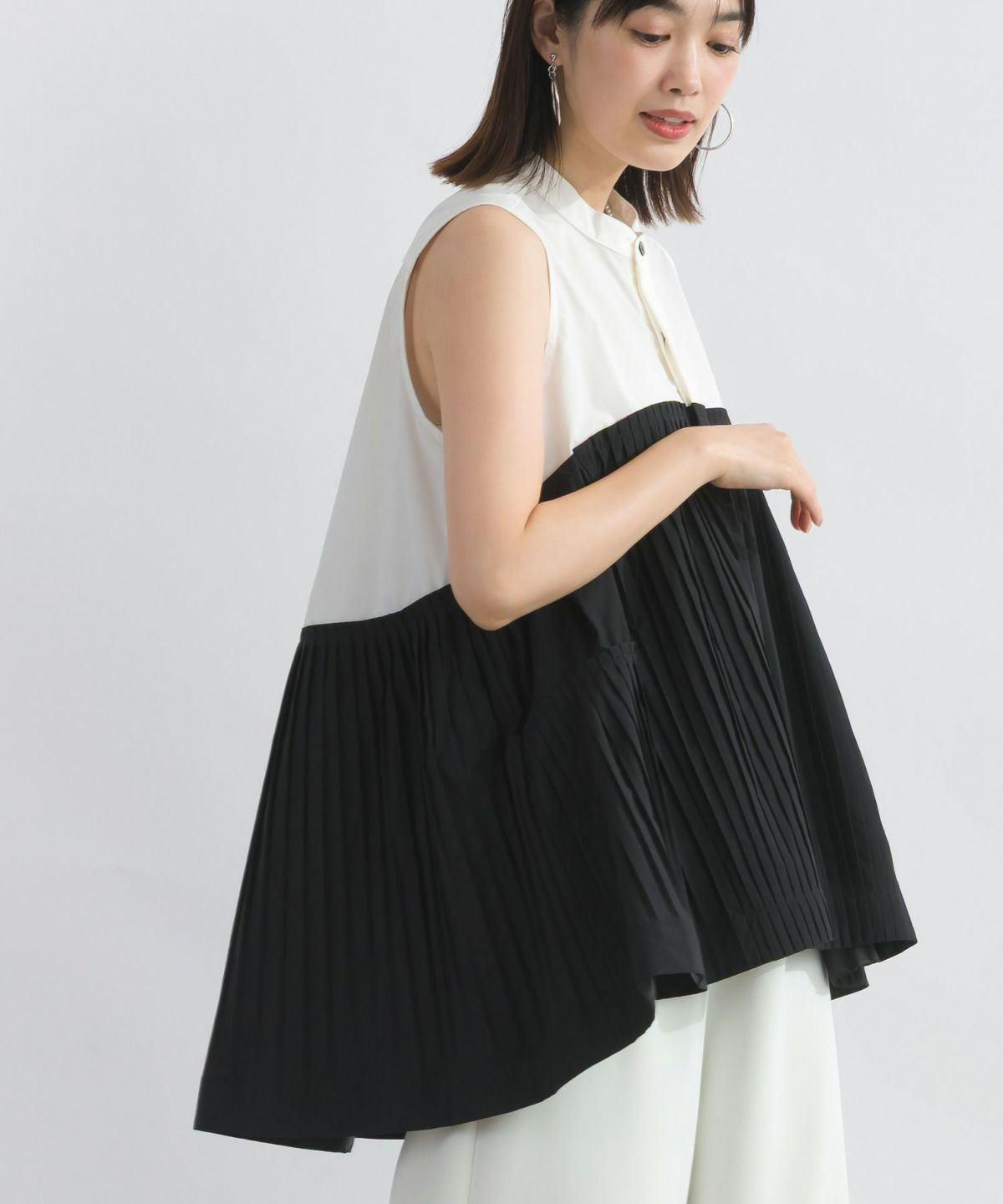 model：H162　着用サイズ：M　ホワイト系その他