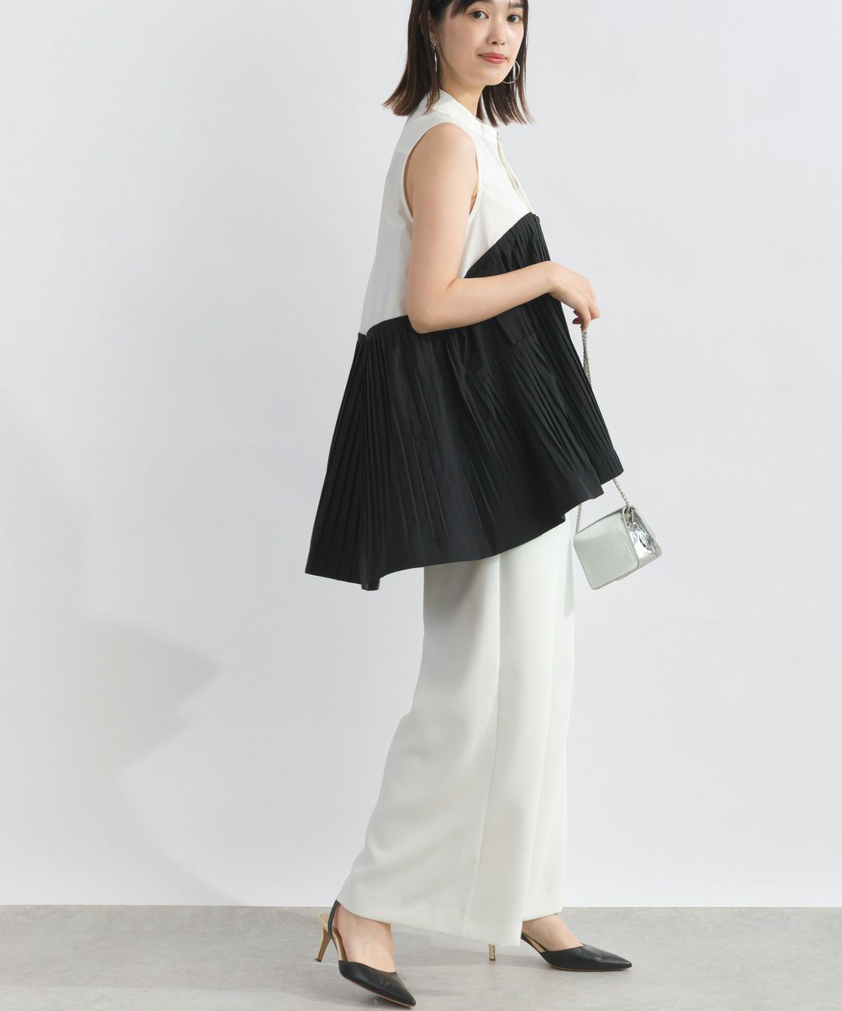 model：H162　着用サイズ：M　ホワイト系その他