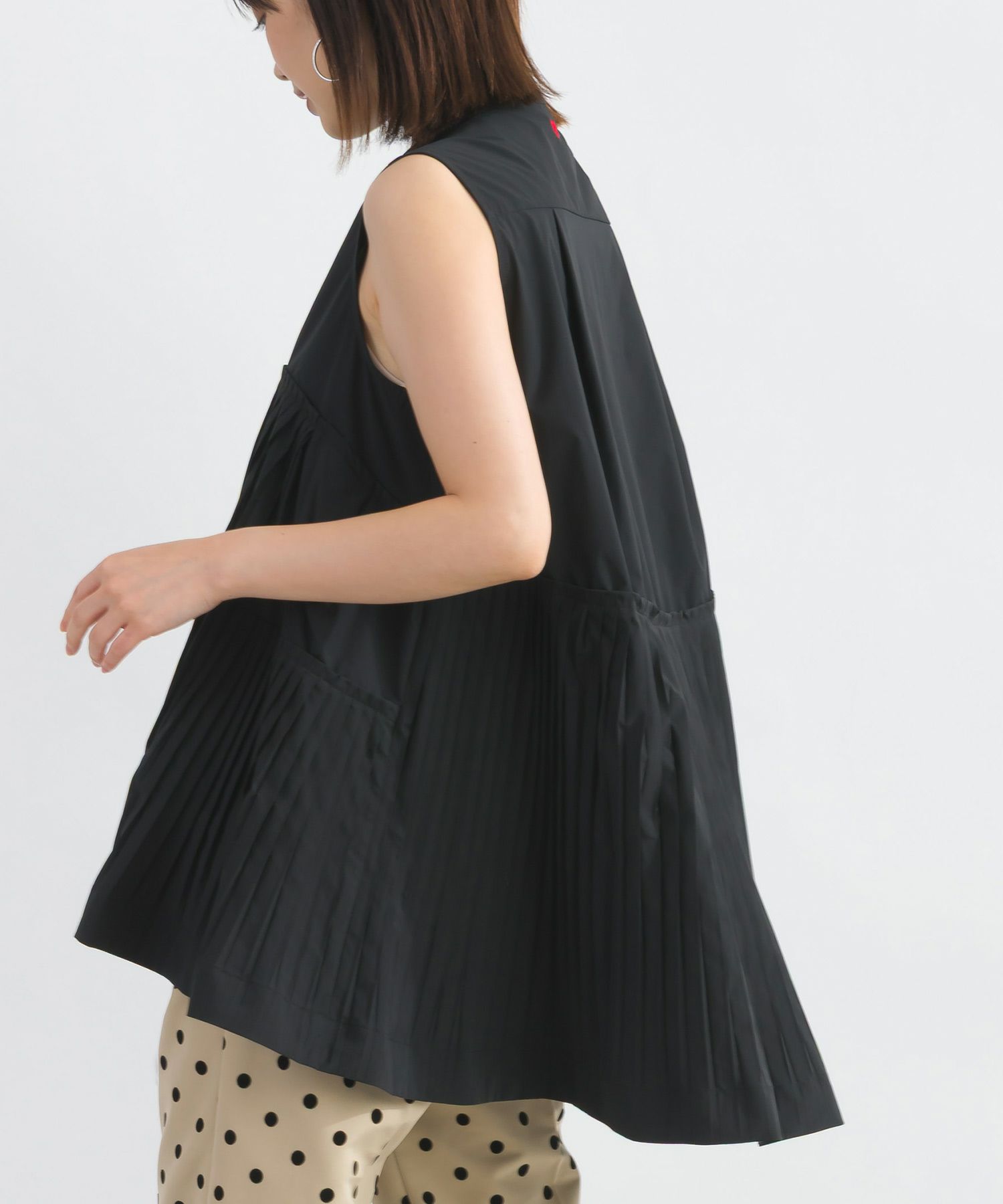 model：H162　着用サイズ：M　ブラック