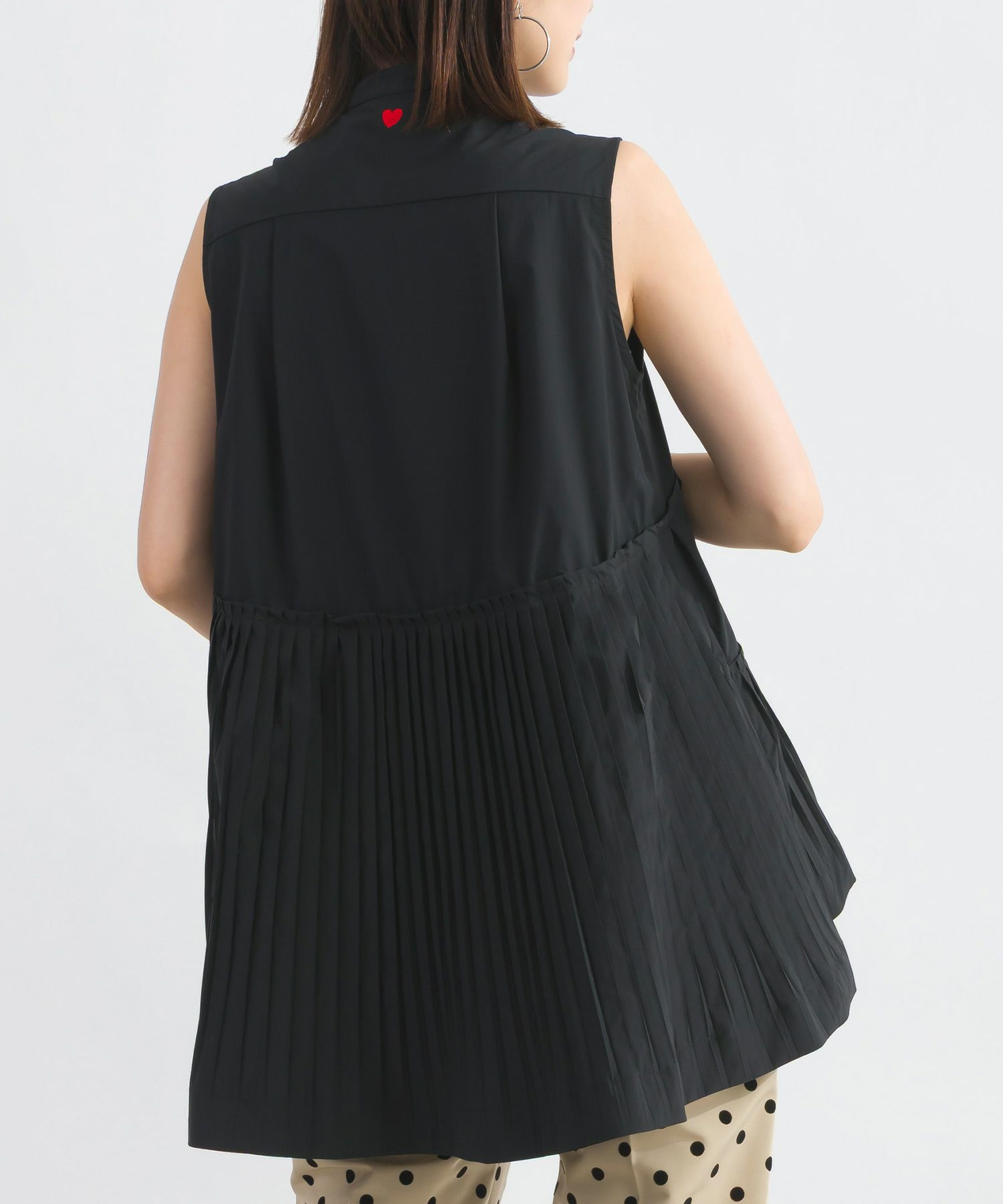 model：H162　着用サイズ：M　ブラック
