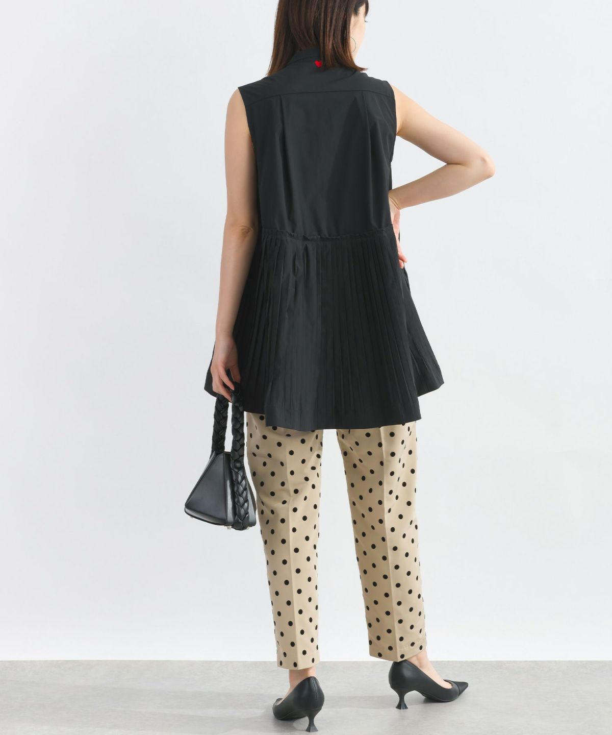 model：H162　着用サイズ：M　ブラック