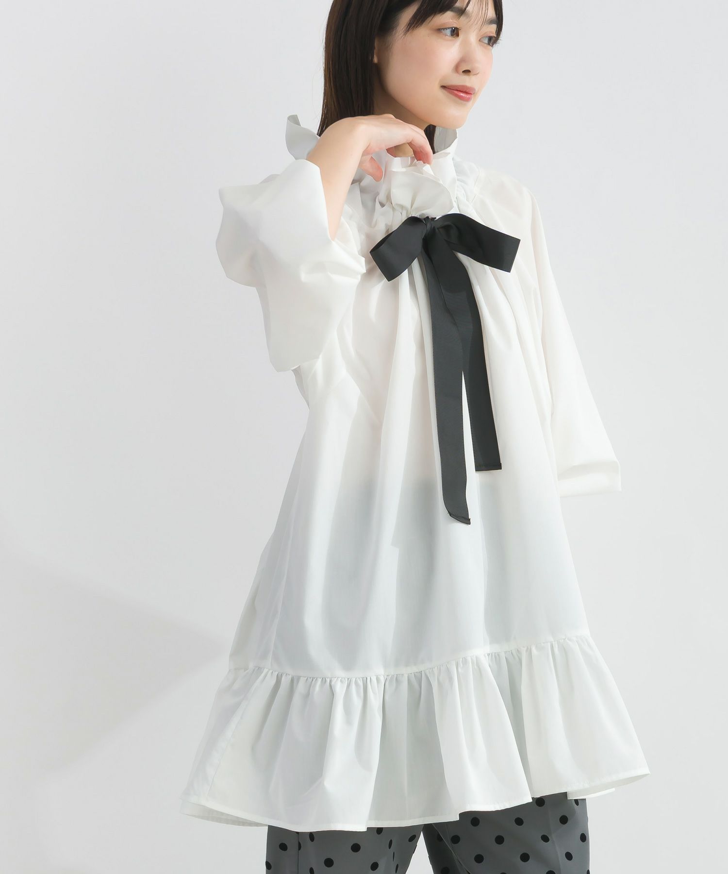 model：H162　着用サイズ：M　オフホワイト