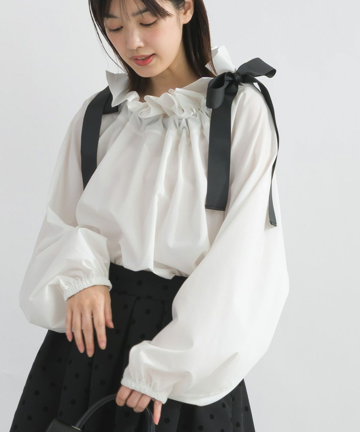 model：H162　着用サイズ：M　オフホワイト