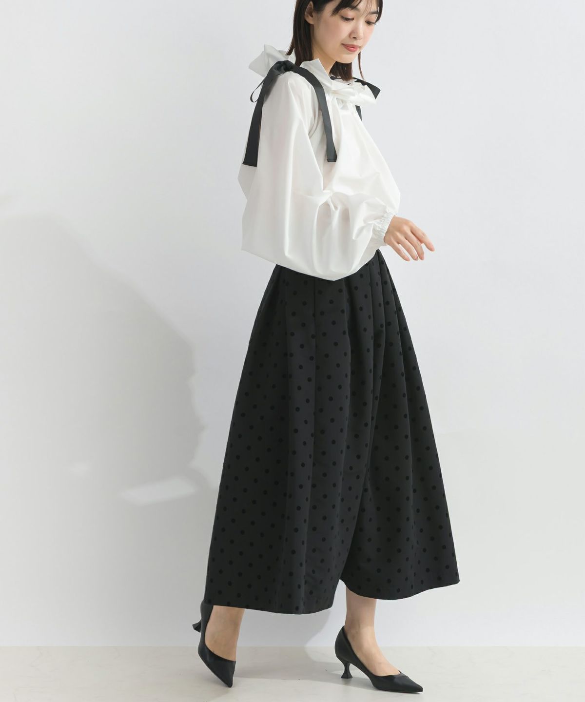 model：H162　着用サイズ：M　オフホワイト