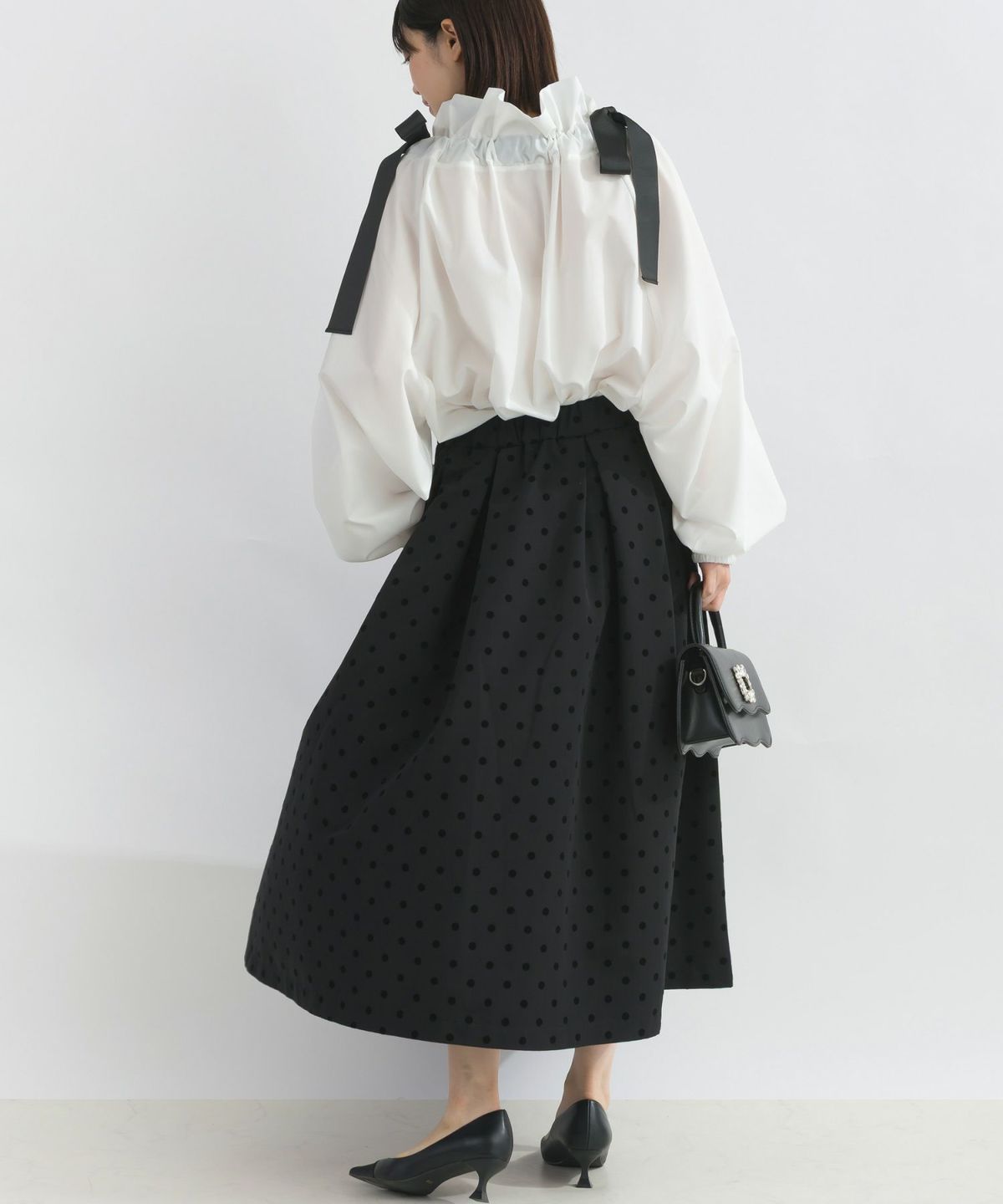 model：H162　着用サイズ：M　オフホワイト